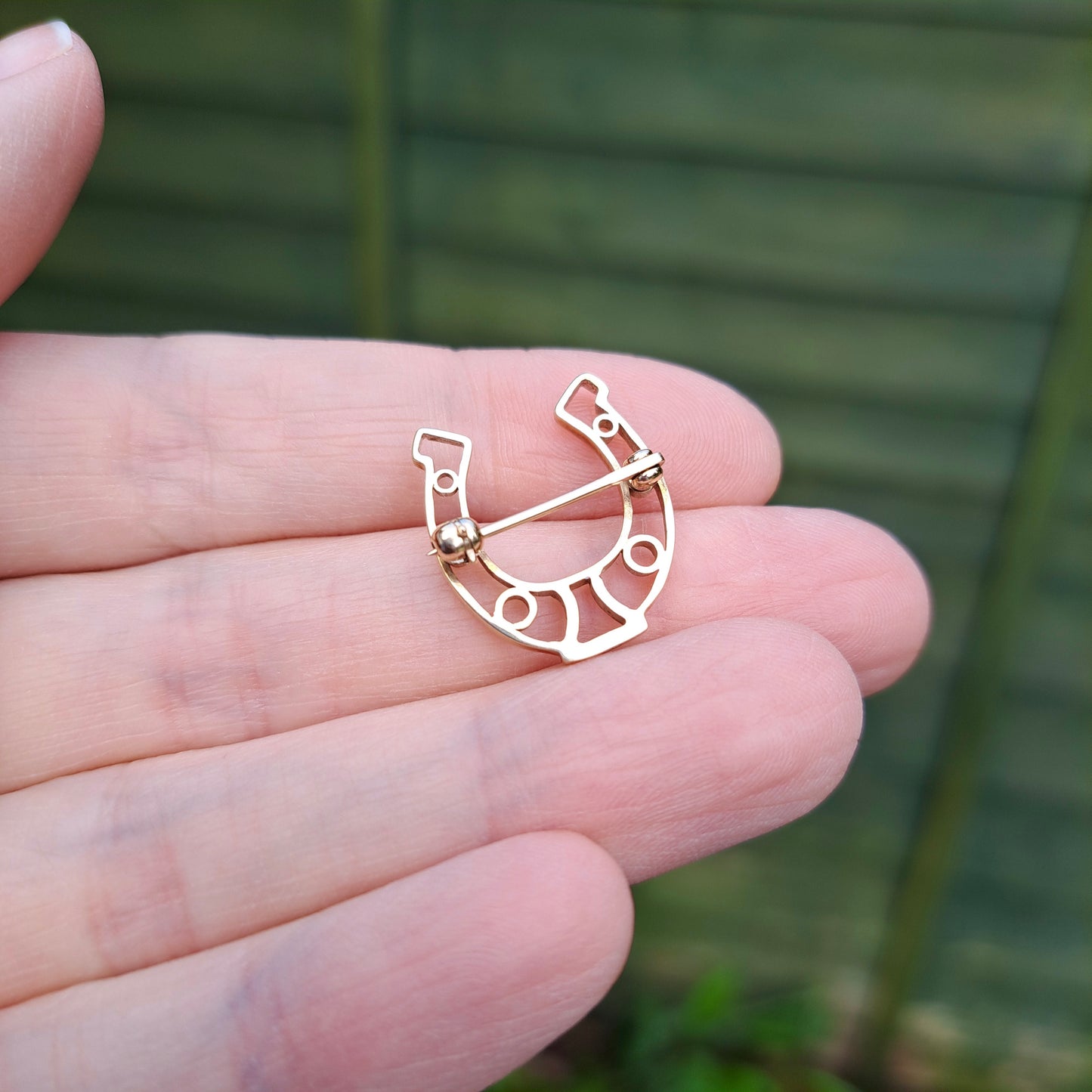9ct Yellow Gold Horseshoe Brooch