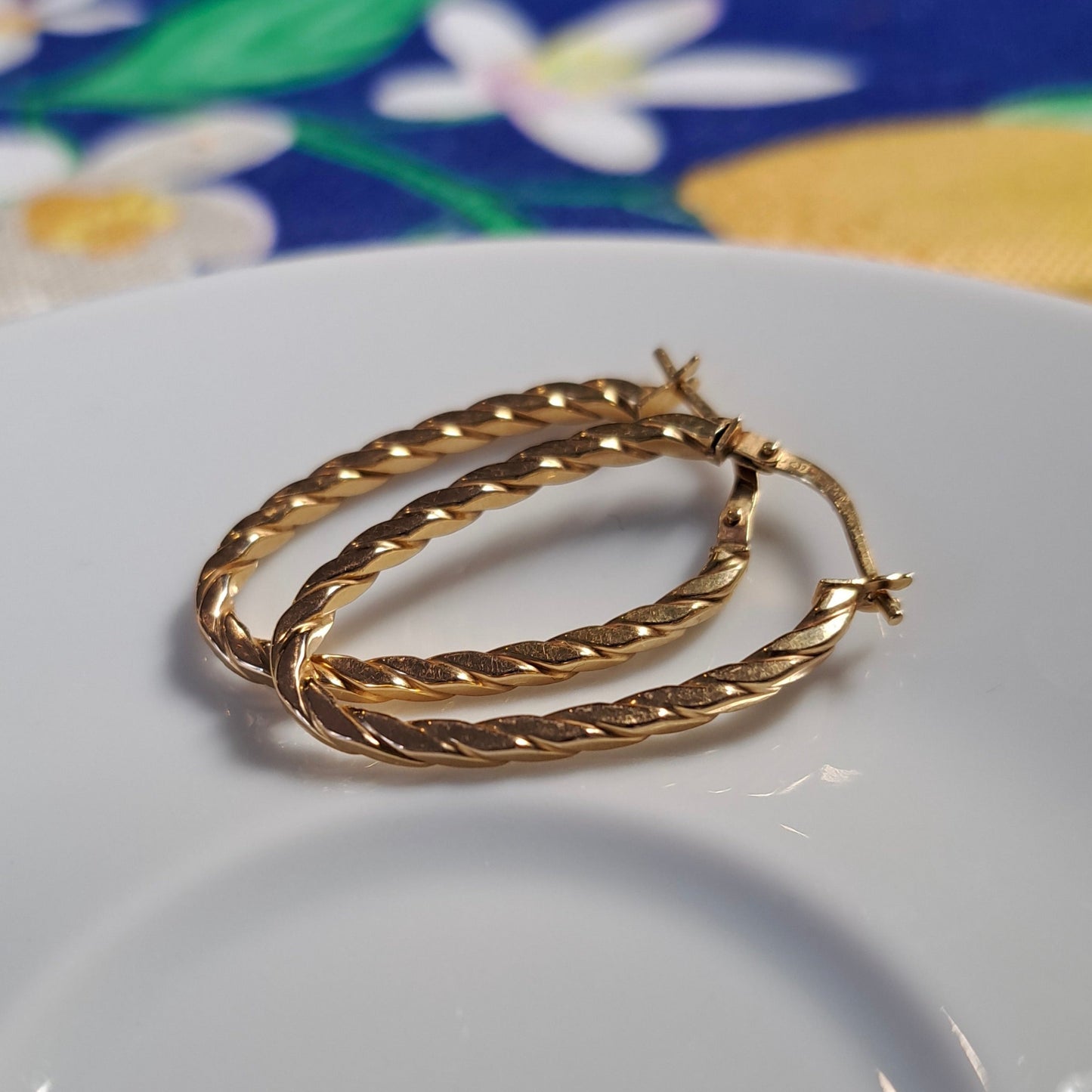 pre-owned 9ct gold twist hoop earrings