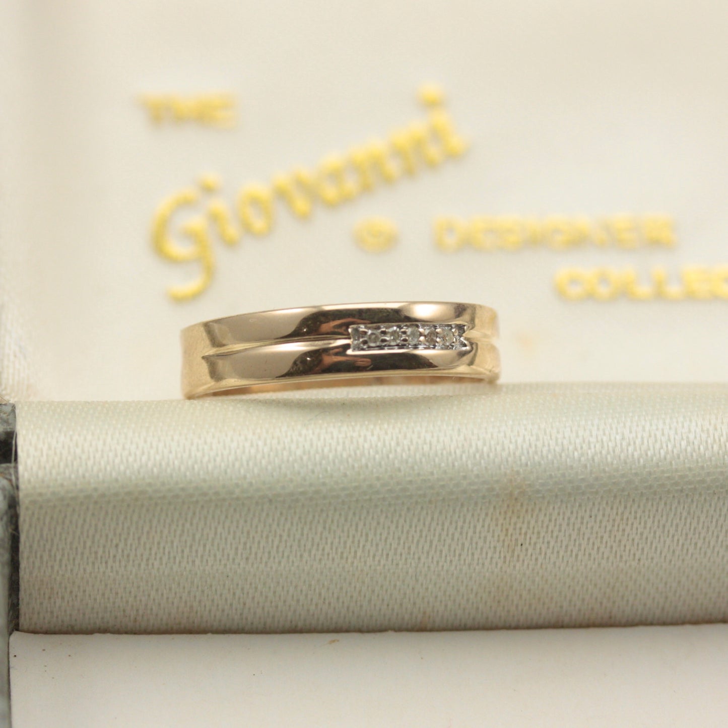 Vintage 9ct Gold and Diamond 5 Stone Band