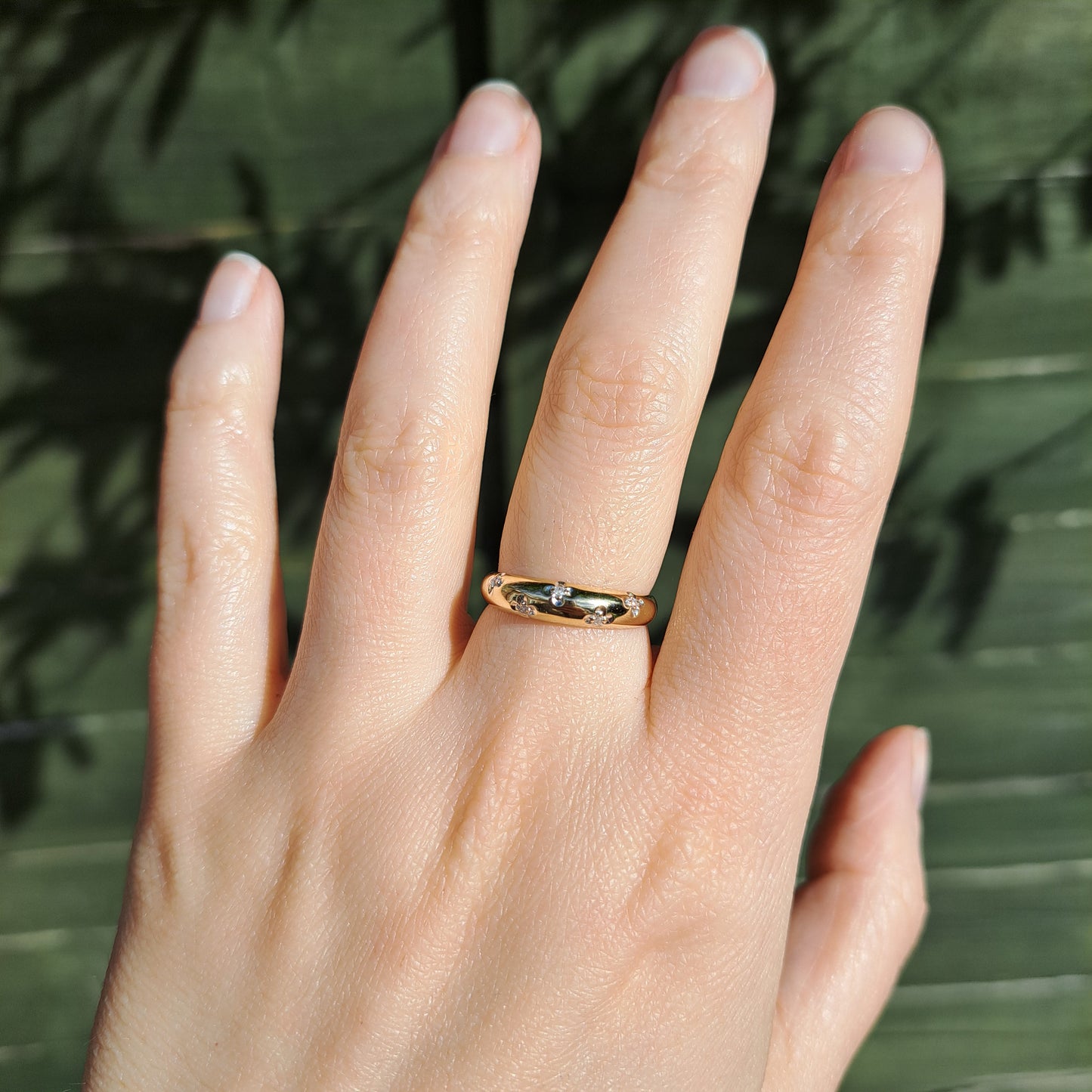 Pre-owned 9ct Gold and Diamond Clovers Domed Ring