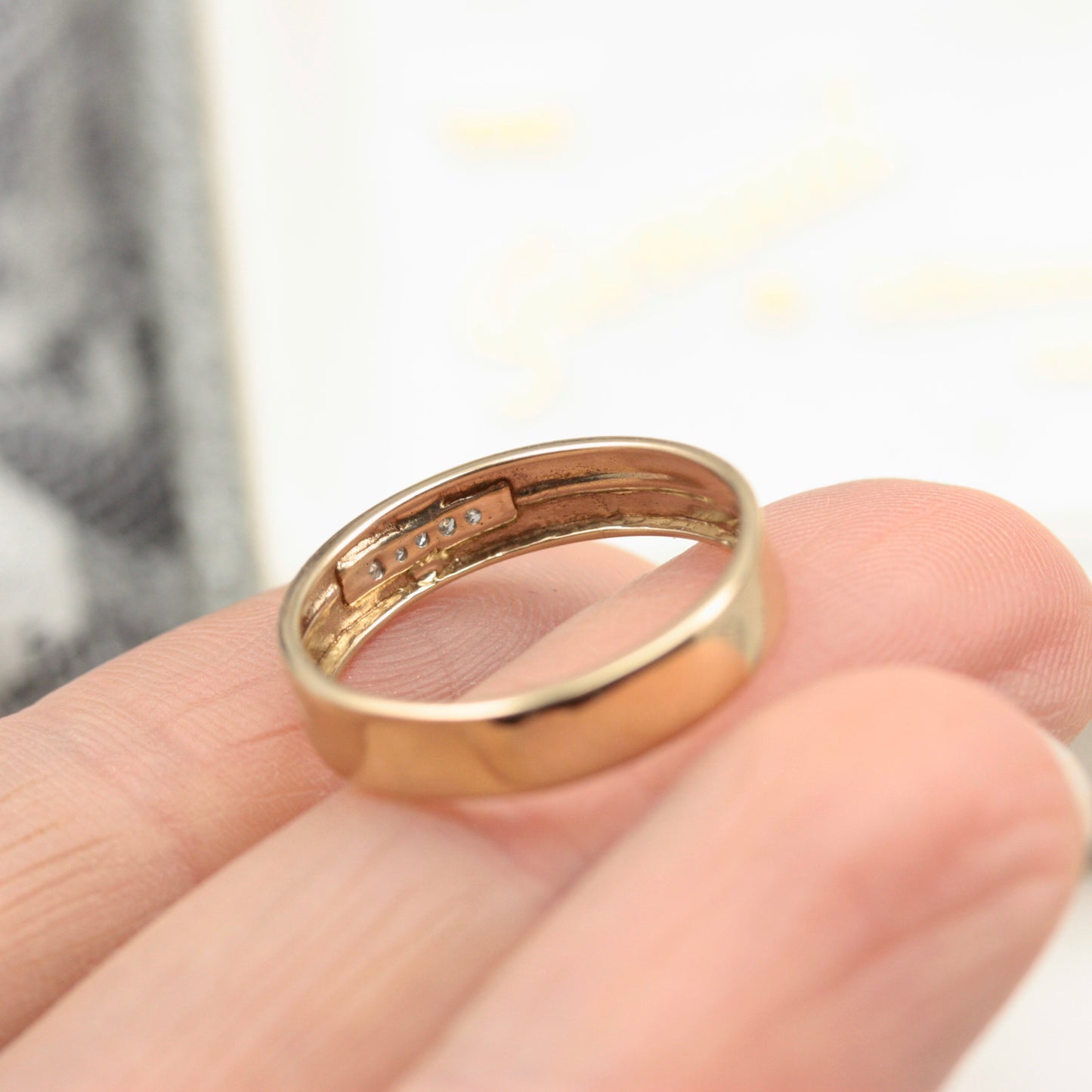 Vintage 9ct Gold and Diamond 5 Stone Band