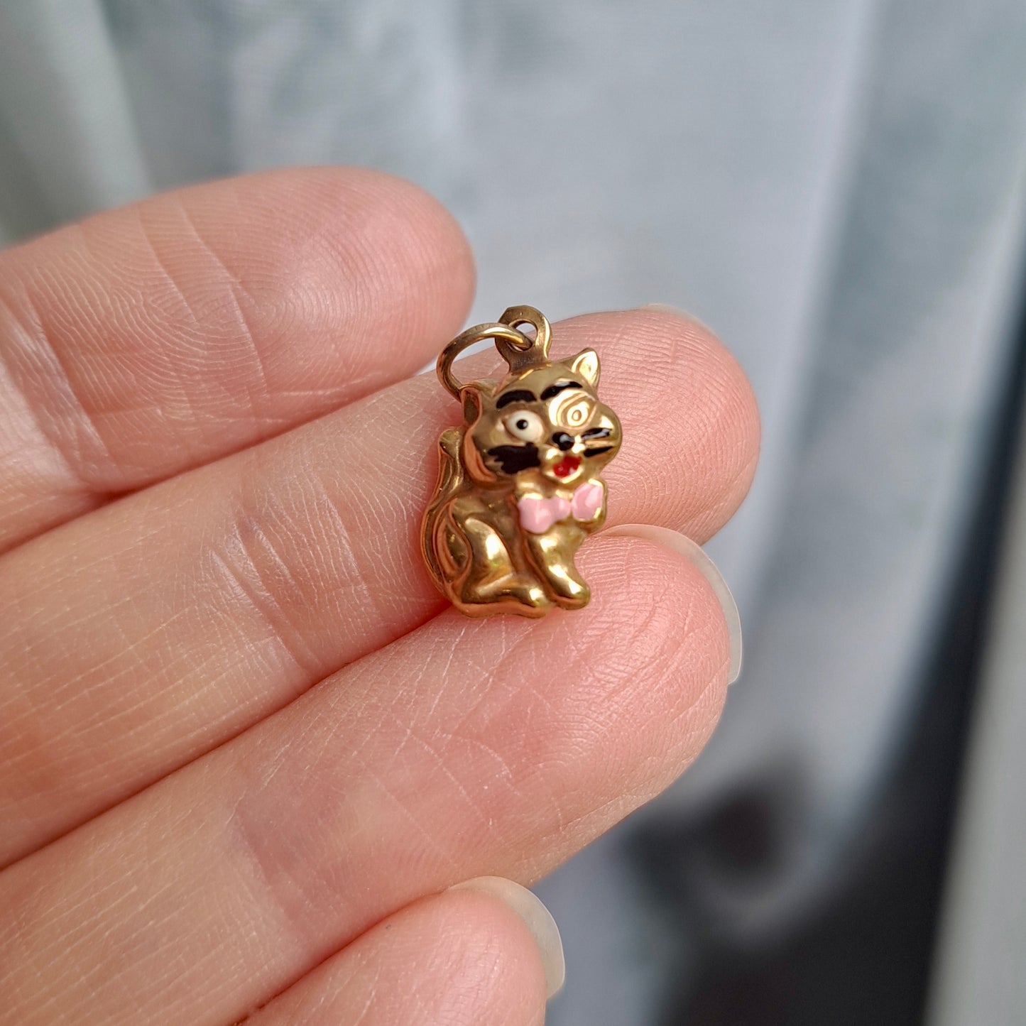 Vintage 9ct Gold and Enamel Puffy Cat Charm, 1990s