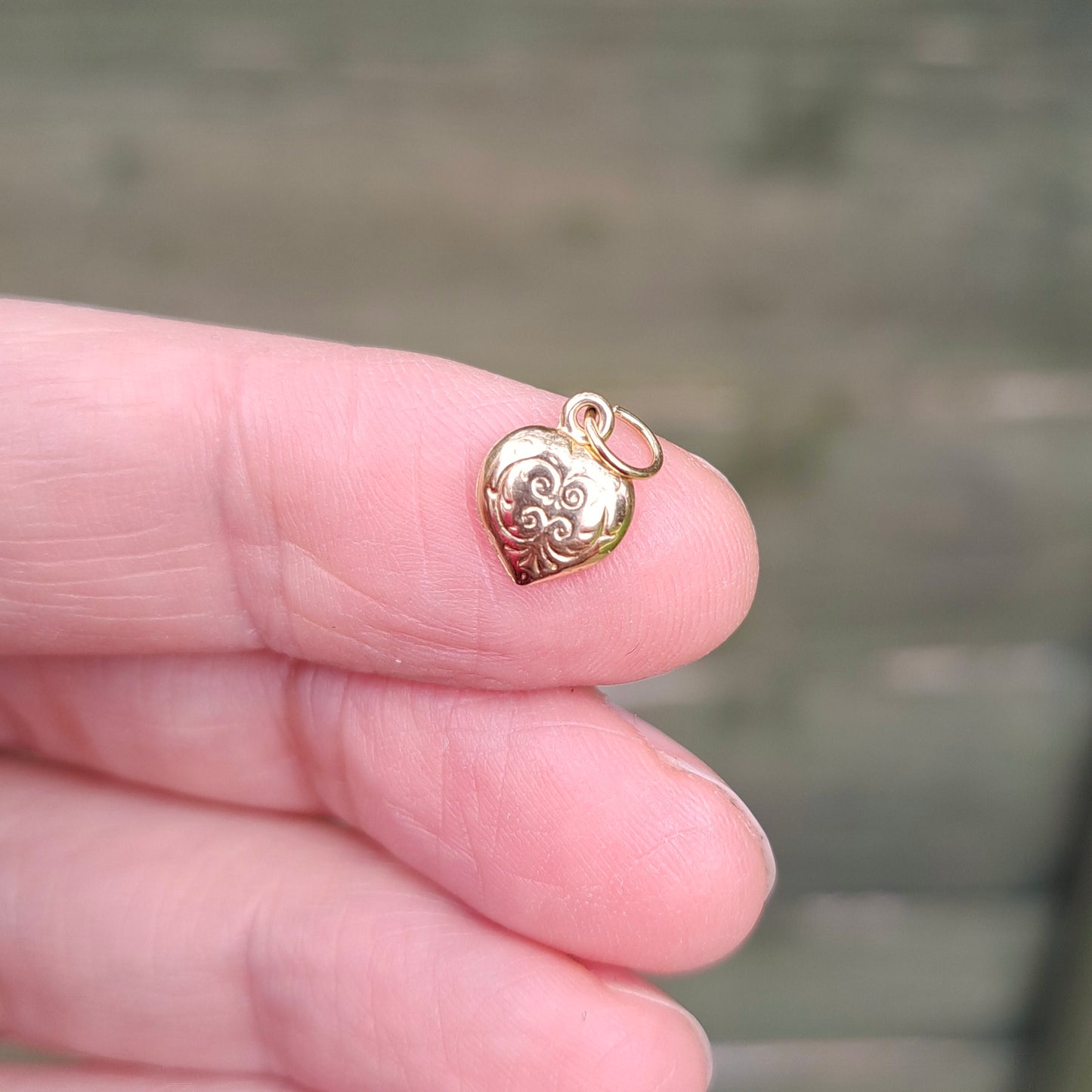 Vintage 9ct Gold Tiny Engraved Puffy Heart Charm, 8mm