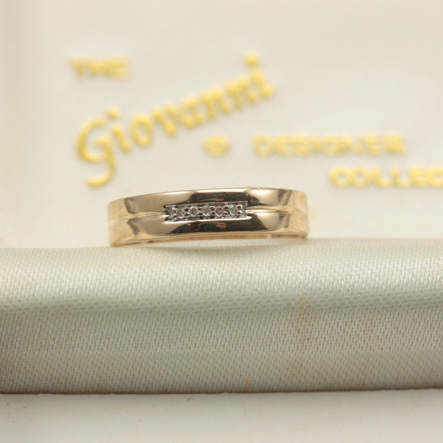 Vintage 9ct Gold and Diamond 5 Stone Band