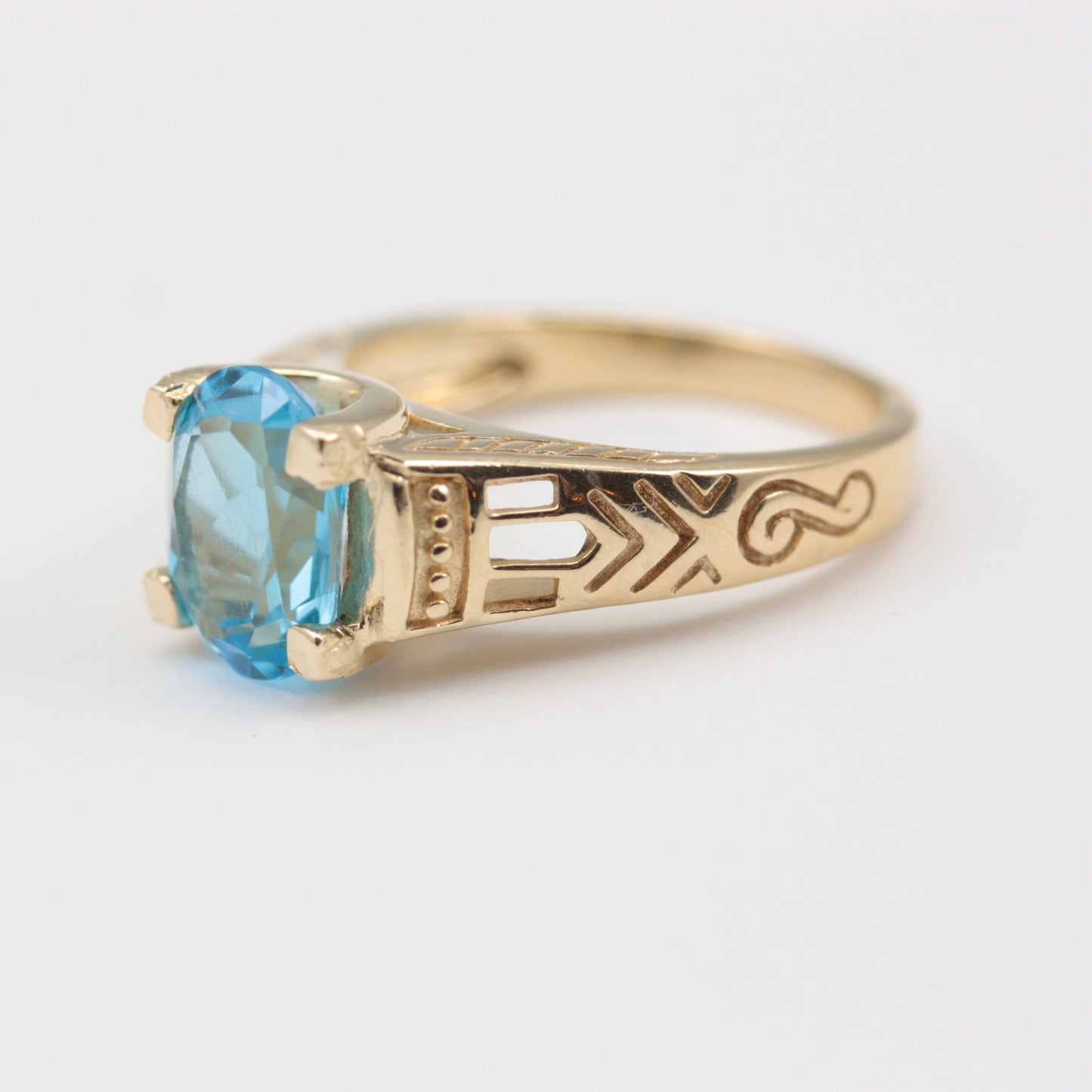 Pre-owned 9ct Gold Swiss Blue Topaz Solitaire Ring, 2006