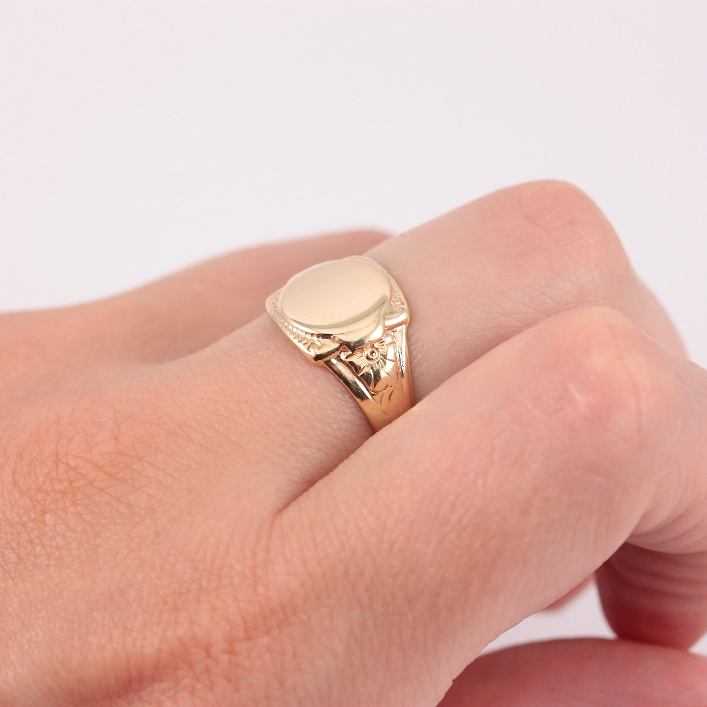 Vintage 9ct Gold Round Blank Signet Ring with Floral Shoulders, 1947