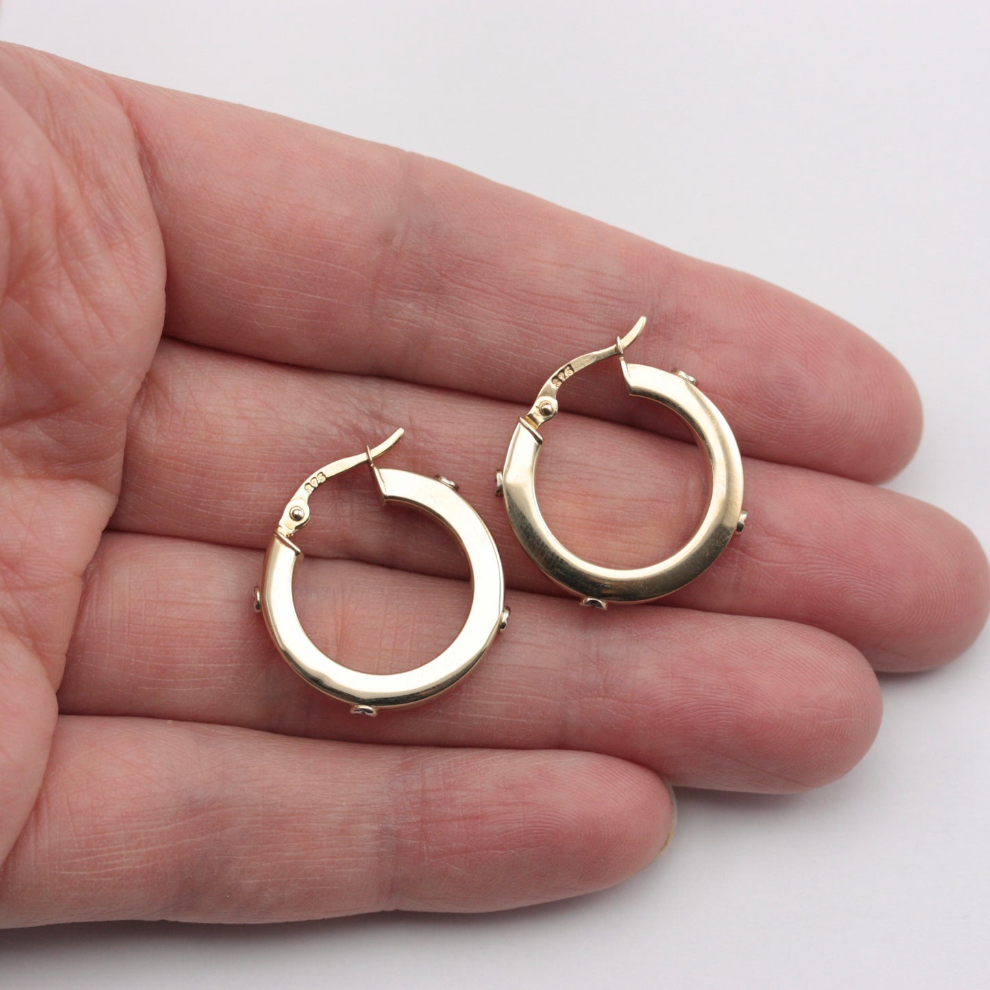 Pre-owned 9ct Yellow an White Gold Screw Hoop Earrings, Medium
