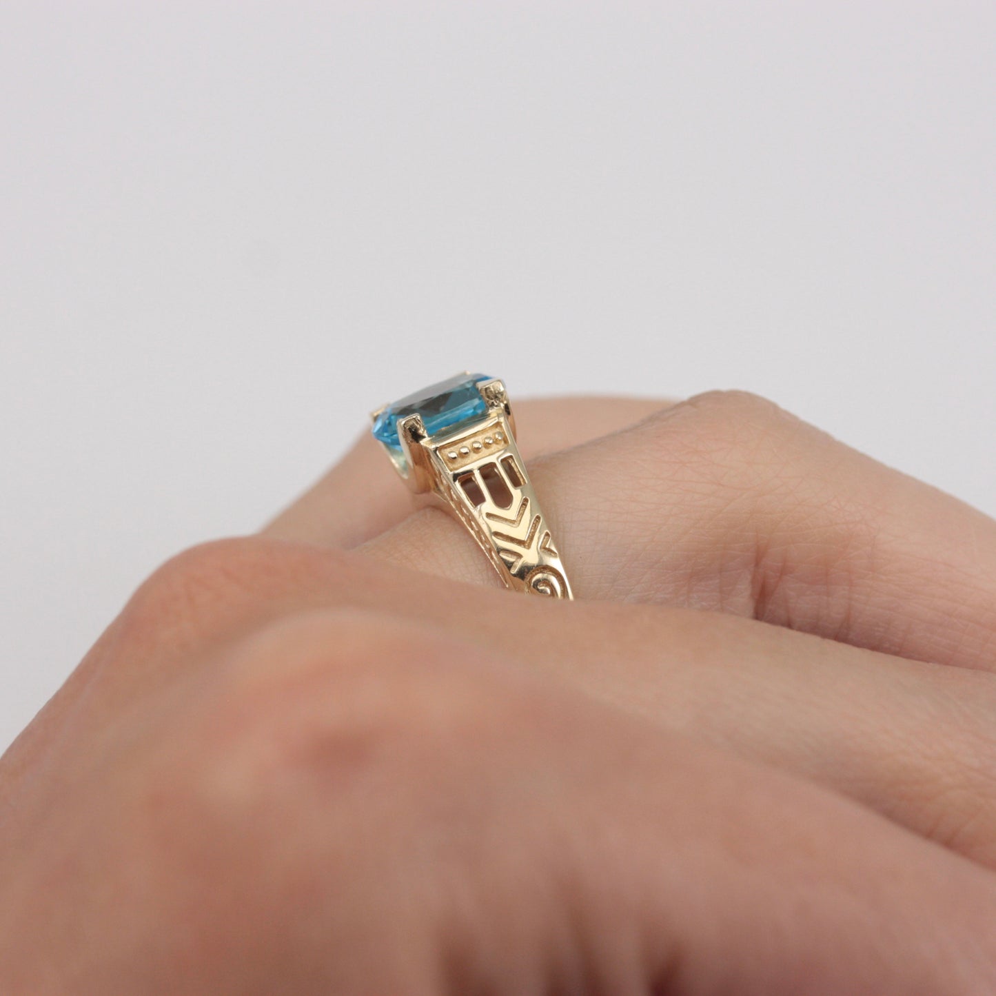 Pre-owned 9ct Gold Swiss Blue Topaz Solitaire Ring, 2006