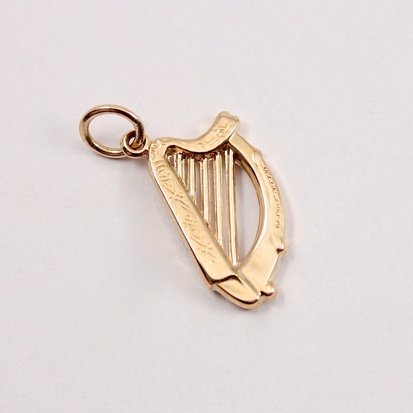 vintage 1960s 9ct gold harp charm