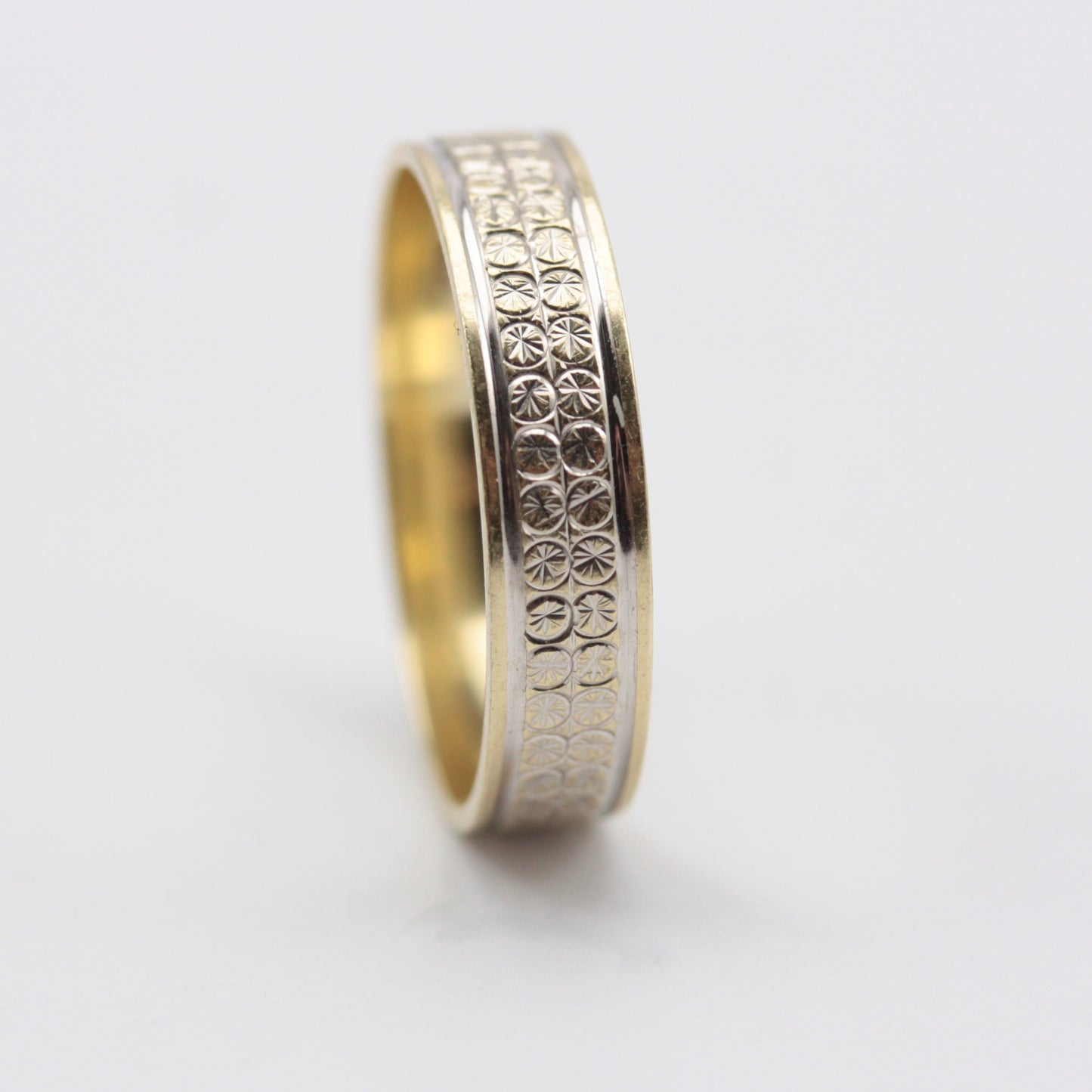 Pre-owned Two Tone 9ct Gold Patterned Band Ring