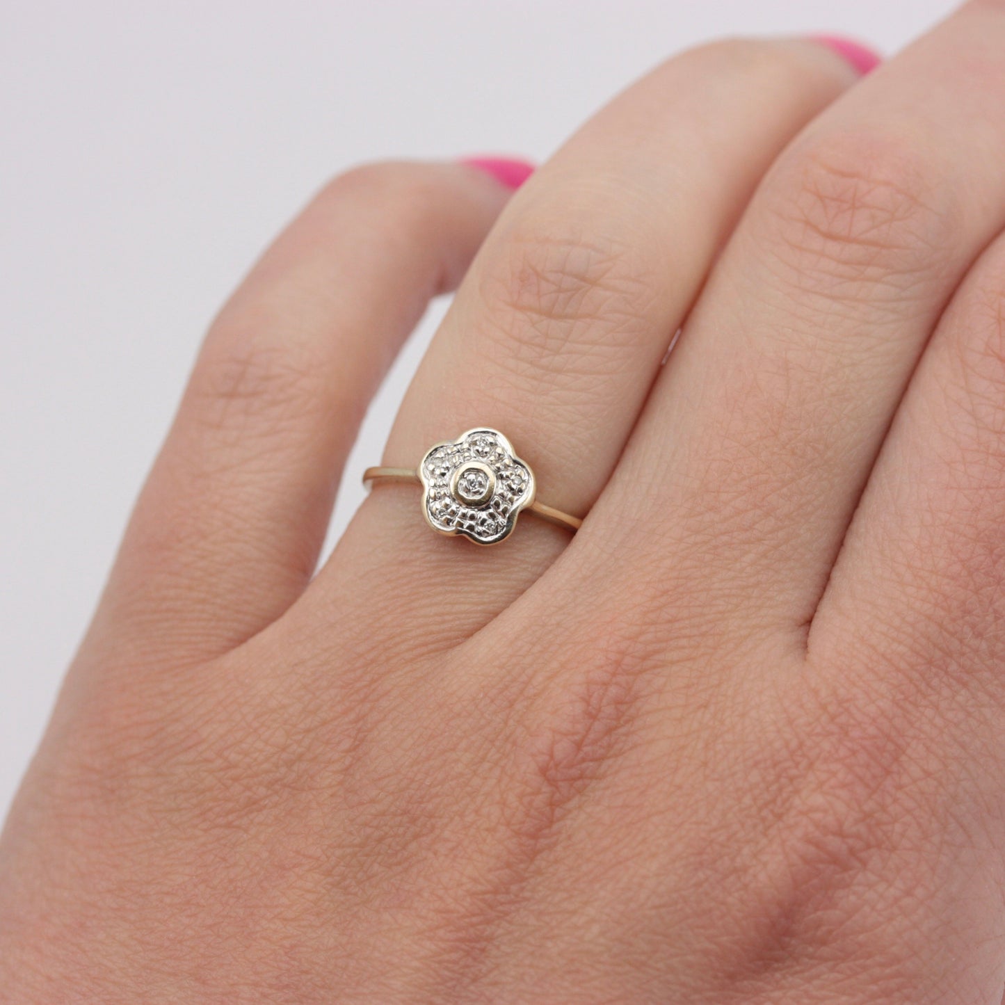 Pre-owned 9ct Gold Diamond Daisy Ring, 2003