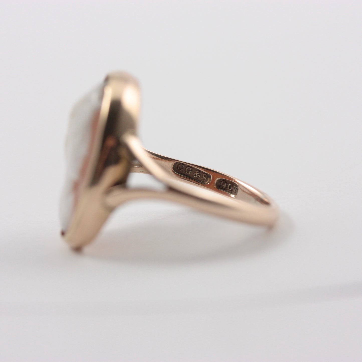 Antique 9ct Gold Sardonyx Shell Classical Cameo Ring, Early 20thC