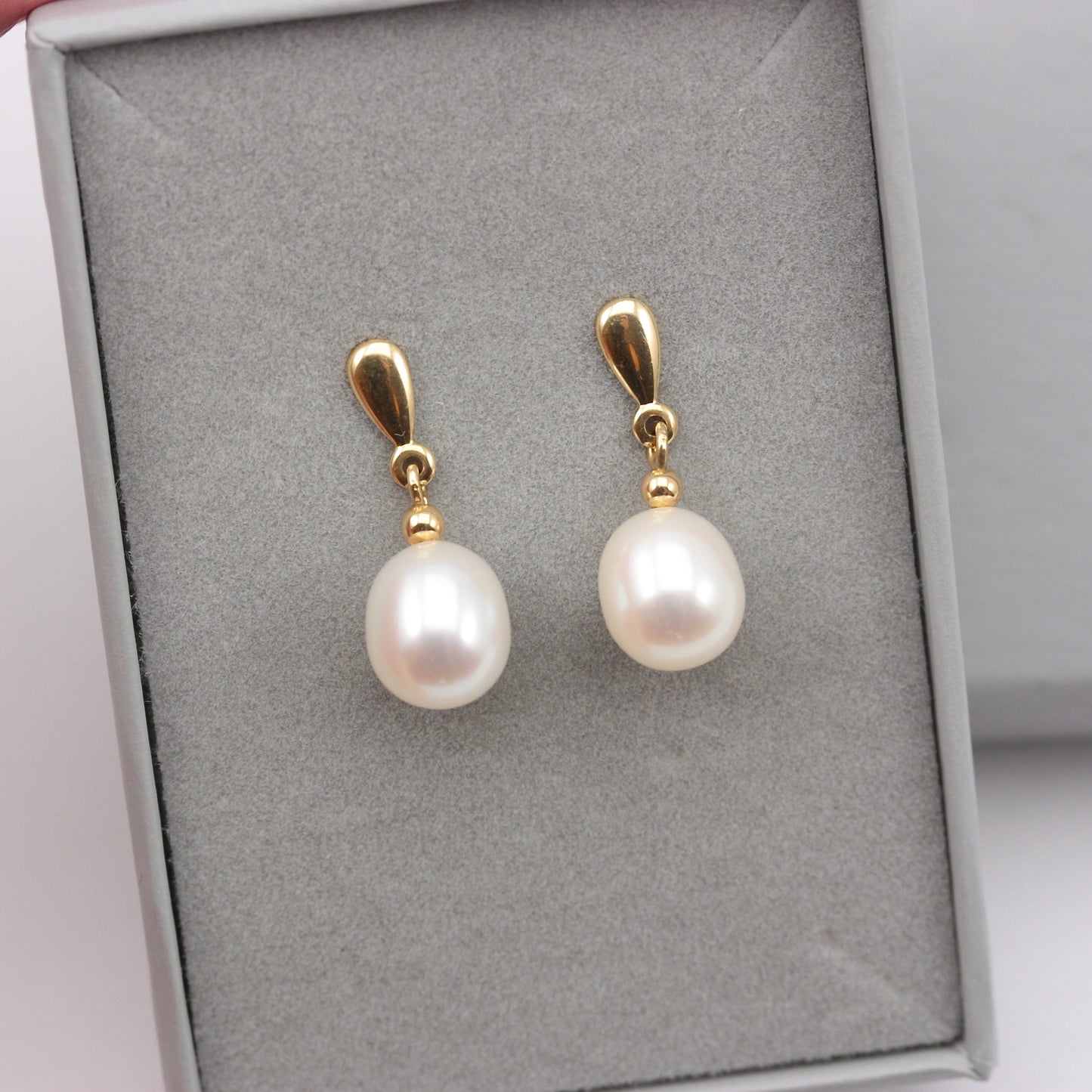 Pre-owned 18ct Gold Freshwater Pearl Dangle Earrings