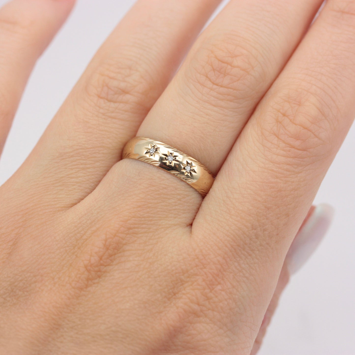 Pre-owned 9ct Gold Diamond Band Ring