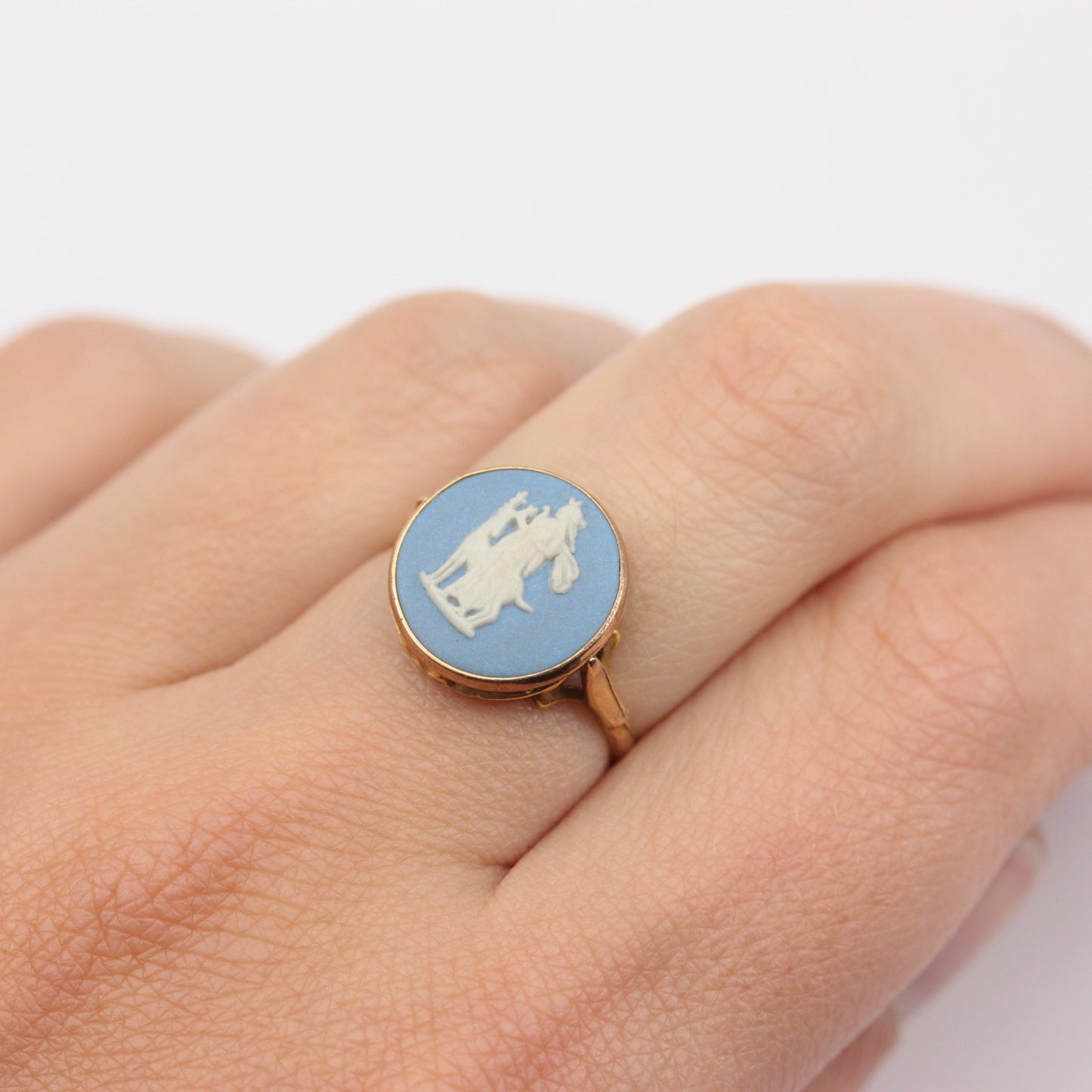 Vintage 9ct Gold Wedgwood Jasperware Ring, 1972