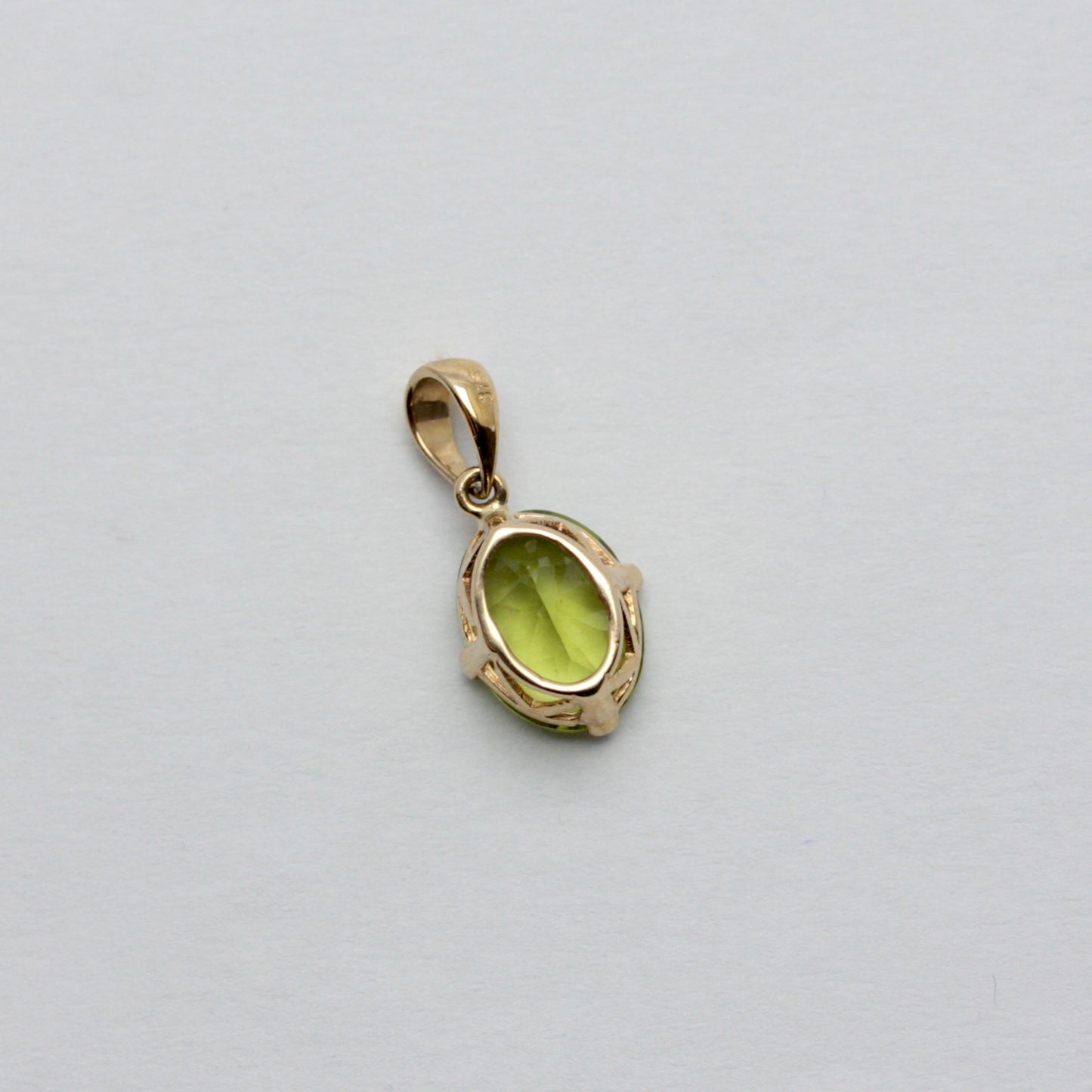 Small Vintage 9ct Gold Peridot Oval Pendant