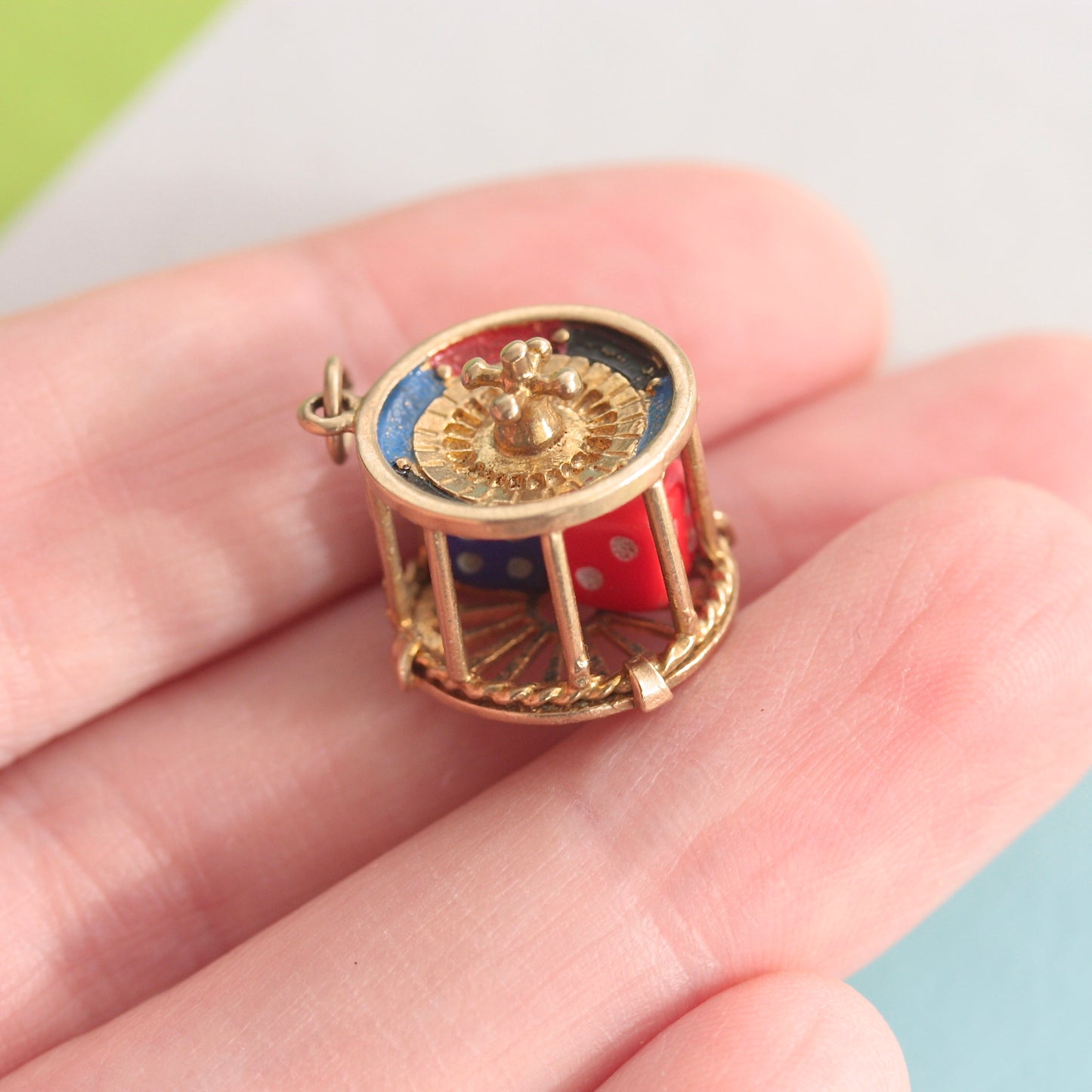 vintage 9ct gold enamel roulette charm