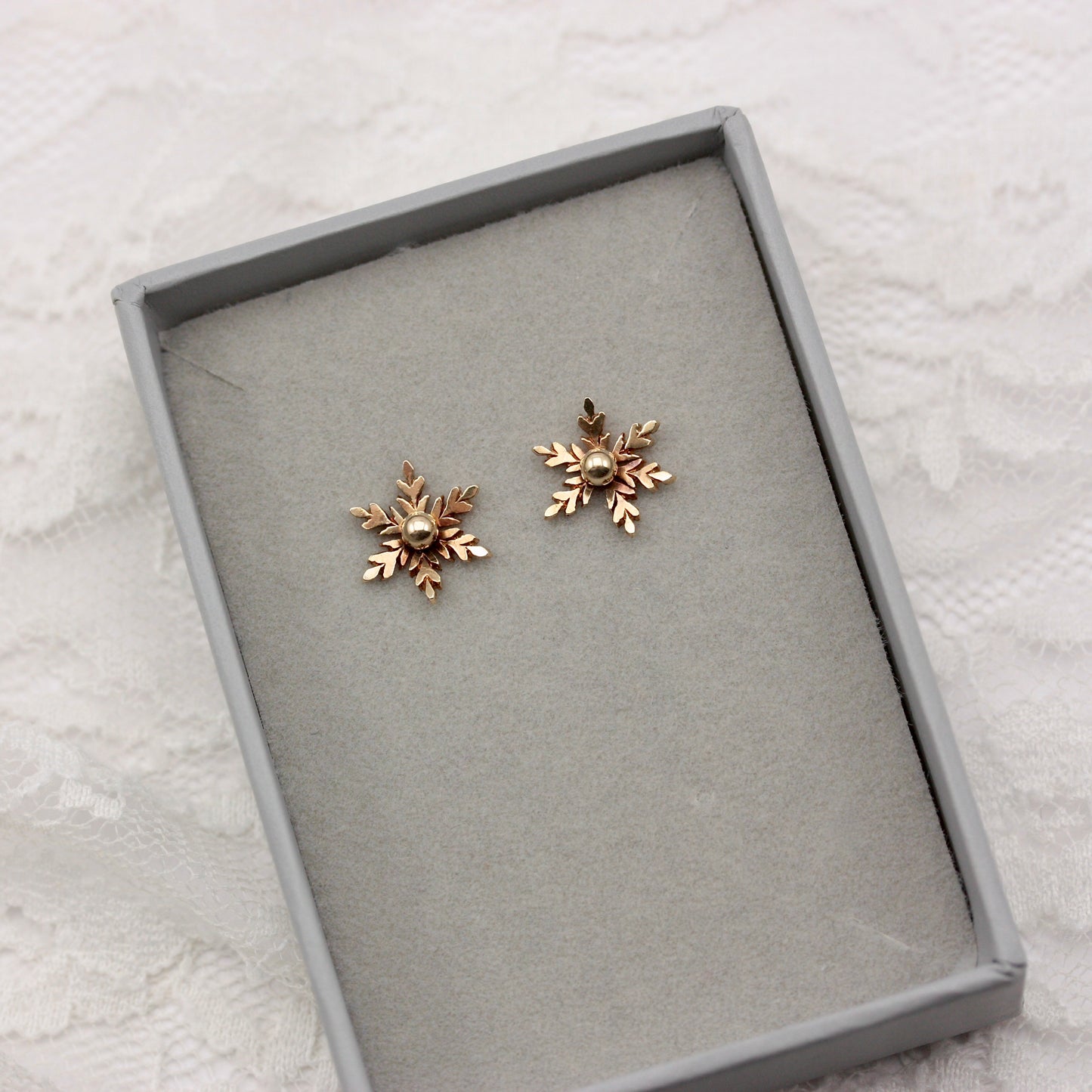 1970s 9ct gold snowflake studs
