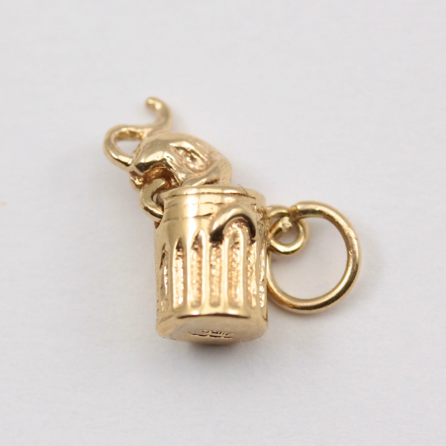 Small Pre-owned 9ct Gold Articulated Cat in Bin Charm