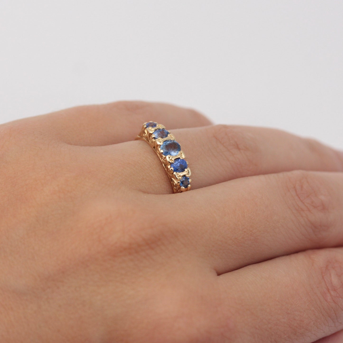 second hand gold ring with sapphires