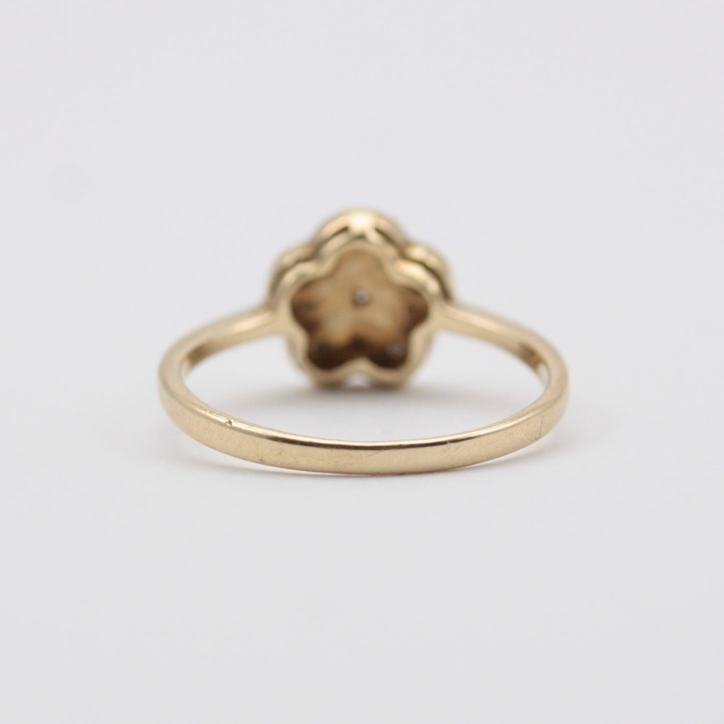 Pre-owned 9ct Gold Diamond Daisy Ring, 2003