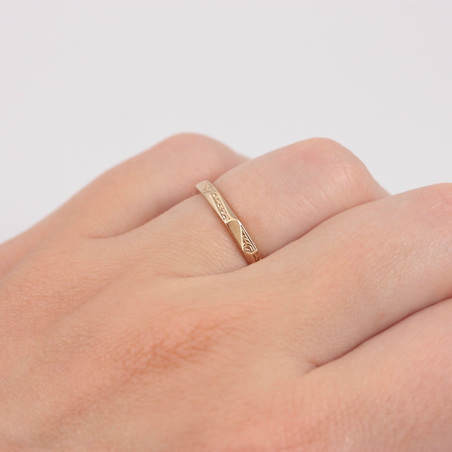 Vintage 9ct Gold Patterned Decagon Band Ring, 1953
