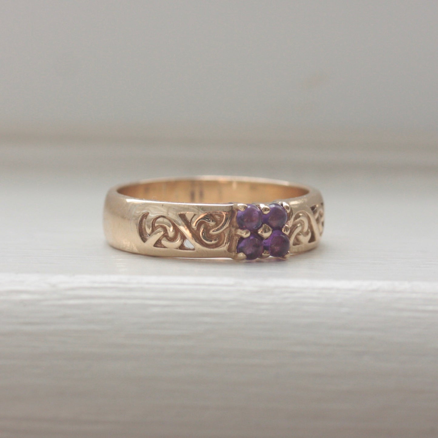 Pre-owned 9ct Gold Celtic Band with Amethyst Cabochons