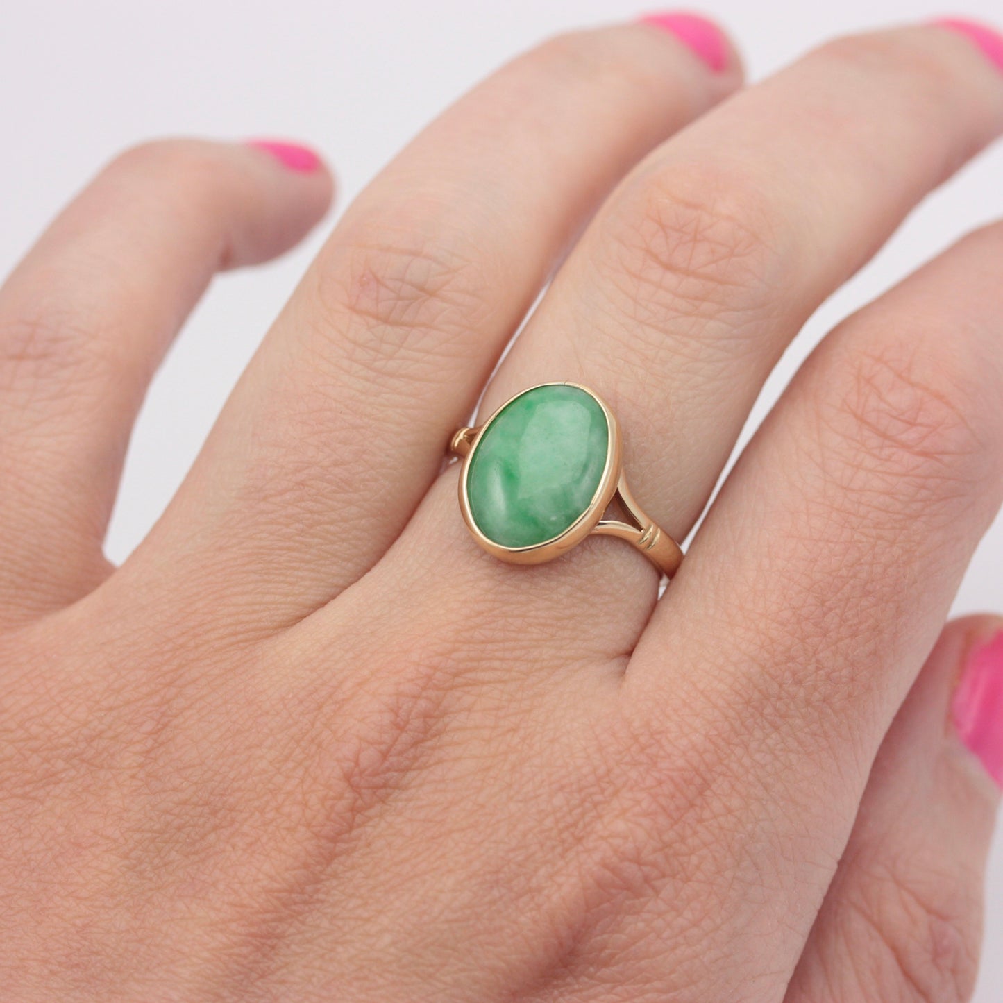 Vintage 9ct Gold and Jade Ring