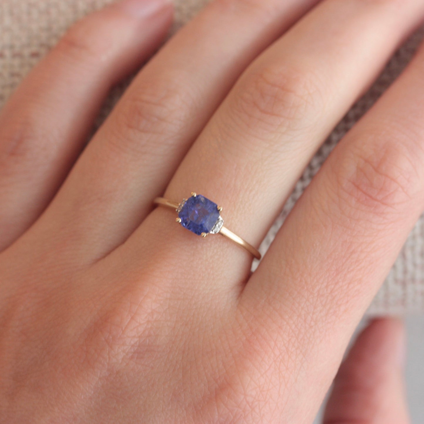 Pre-owned 9ct Gold Kyanite and Diamond Ring, 2021