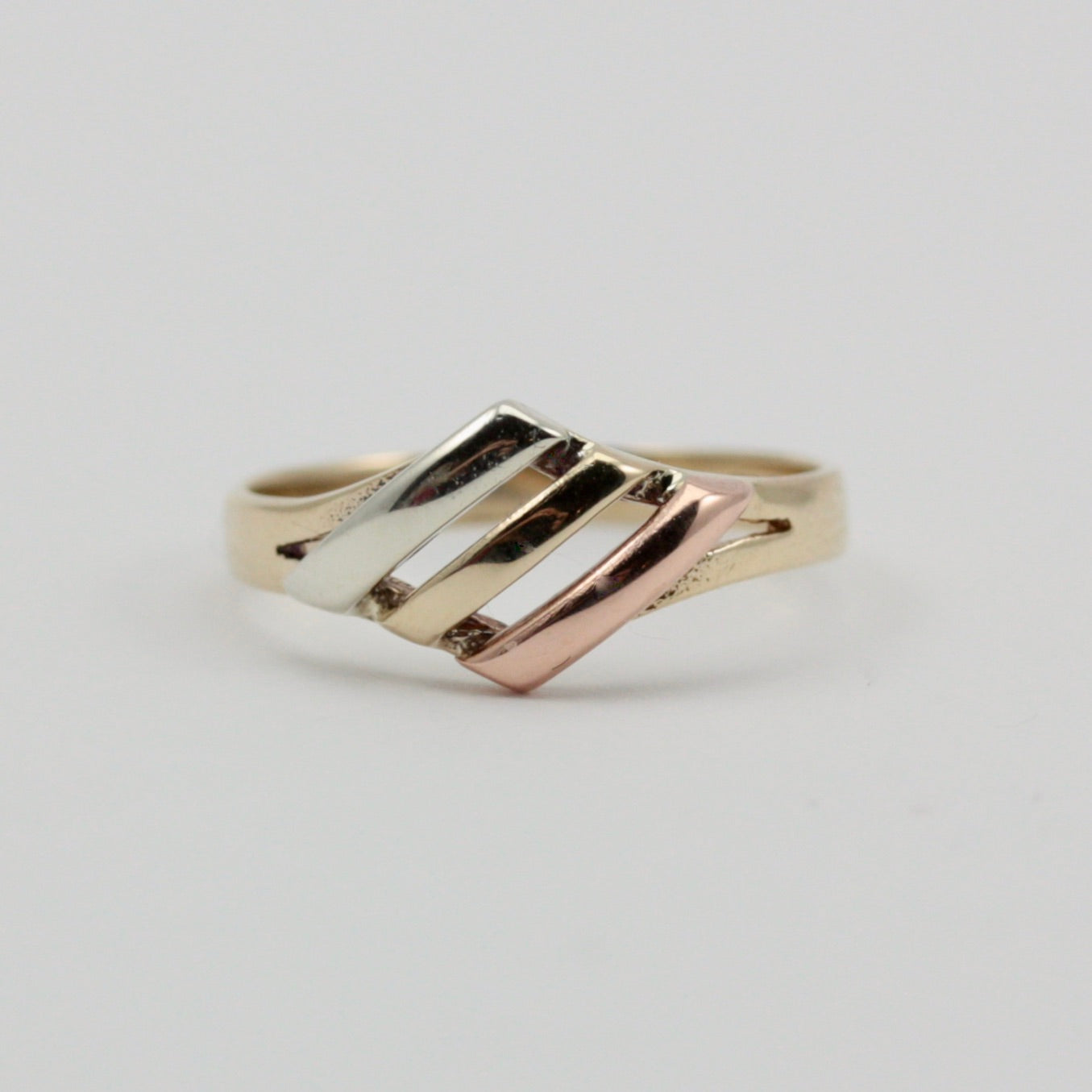 Vintage 9ct Tri Colour Gold Open Stripe Ring