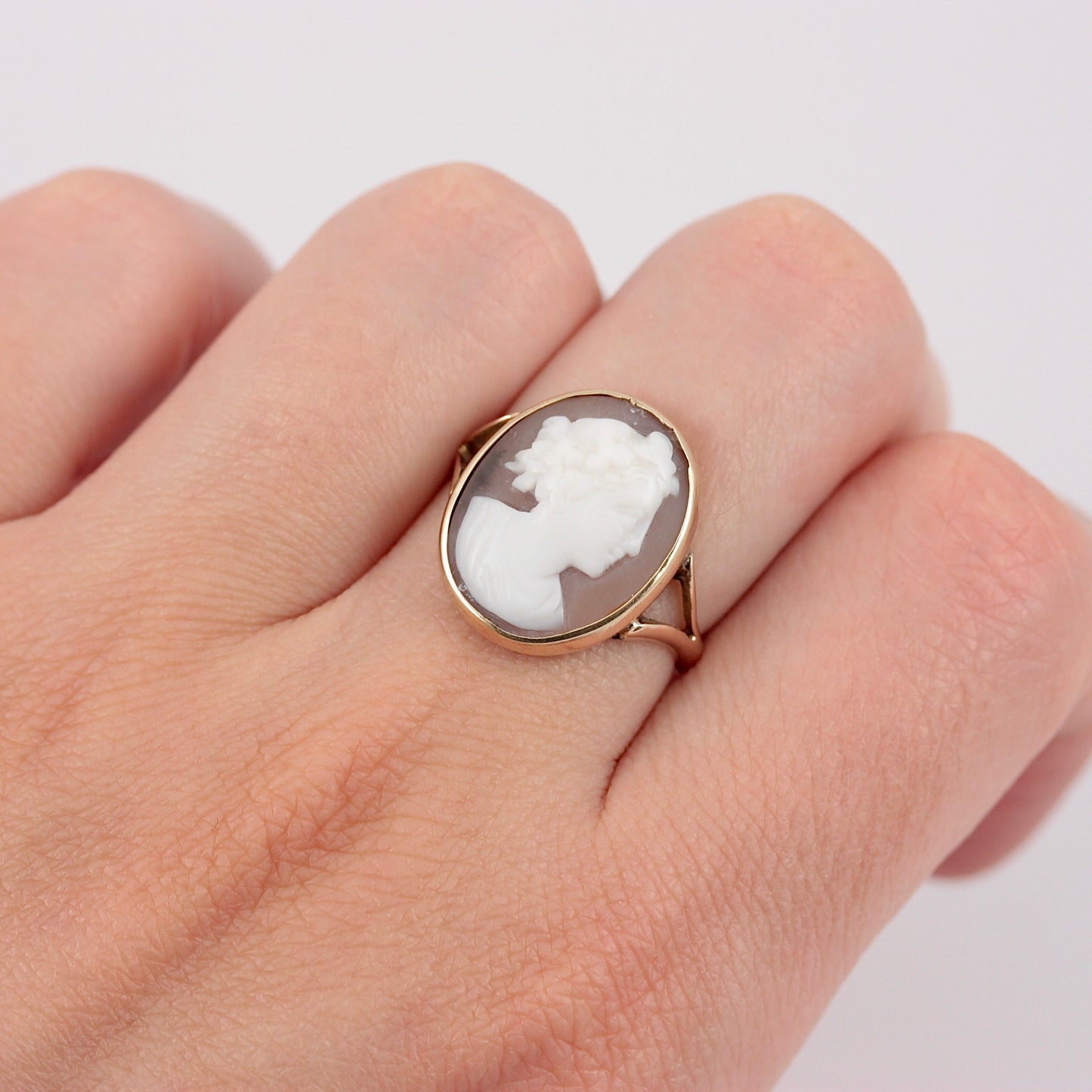 Antique 9ct Gold Sardonyx Shell Classical Cameo Ring, Early 20thC