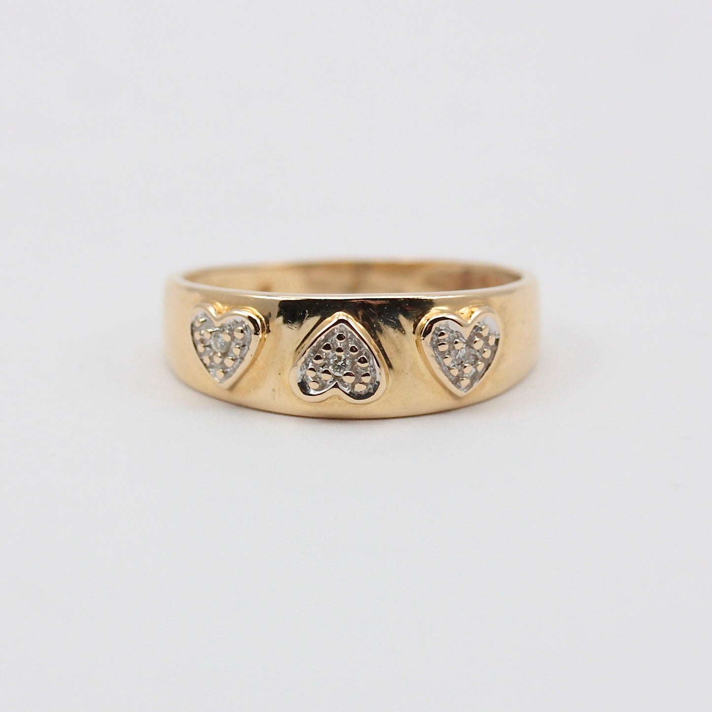 Pre-owned 18ct Gold Diamond Heart Band Ring