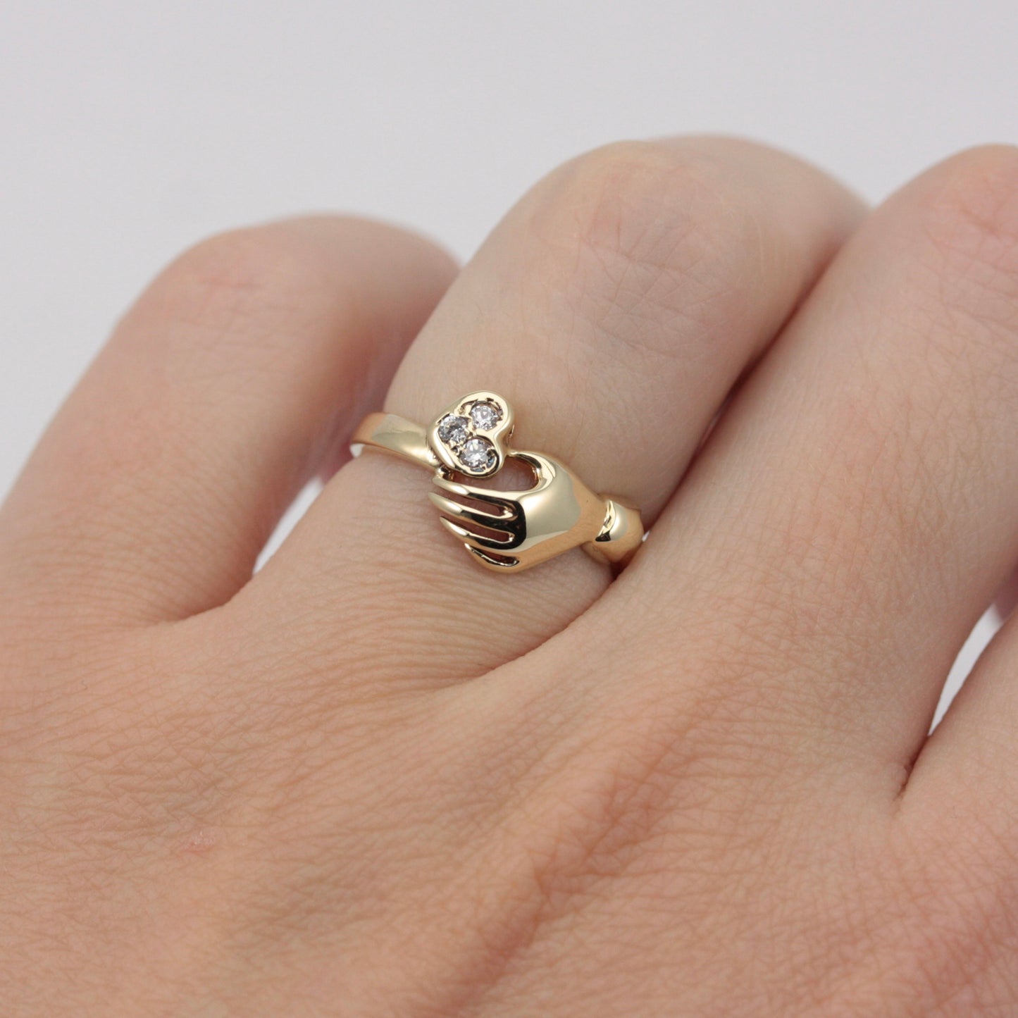 Vintage 14ct Gold Hand Holding Heart White Stone Ring