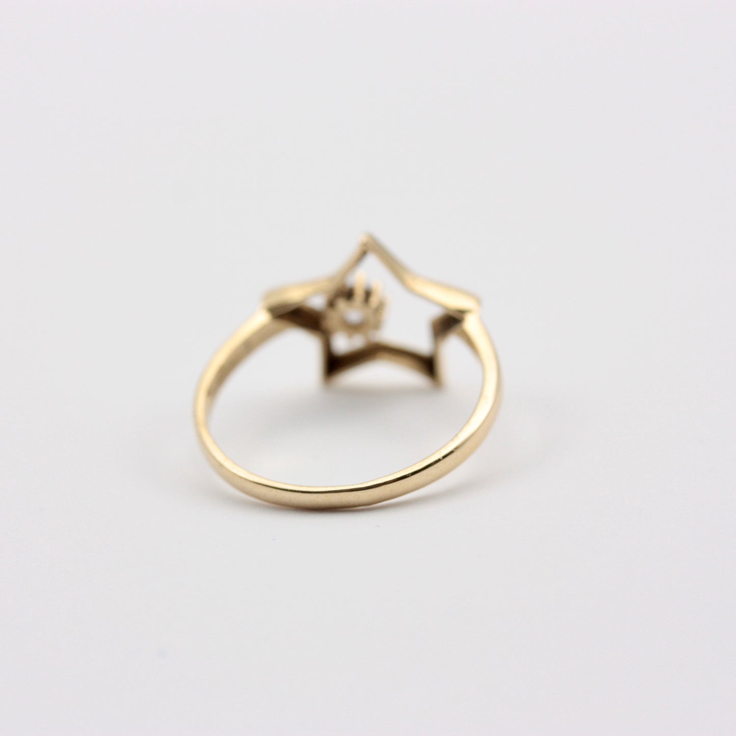 Pre-owned 14K Gold and Crystal Open Star Ring, 2019