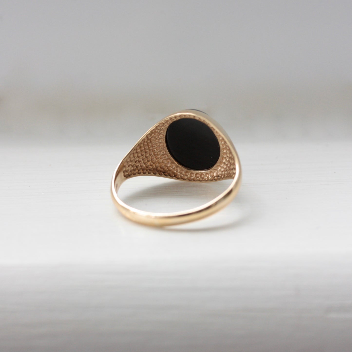 Vintage 9ct Gold Onyx Cabochon Signet Ring