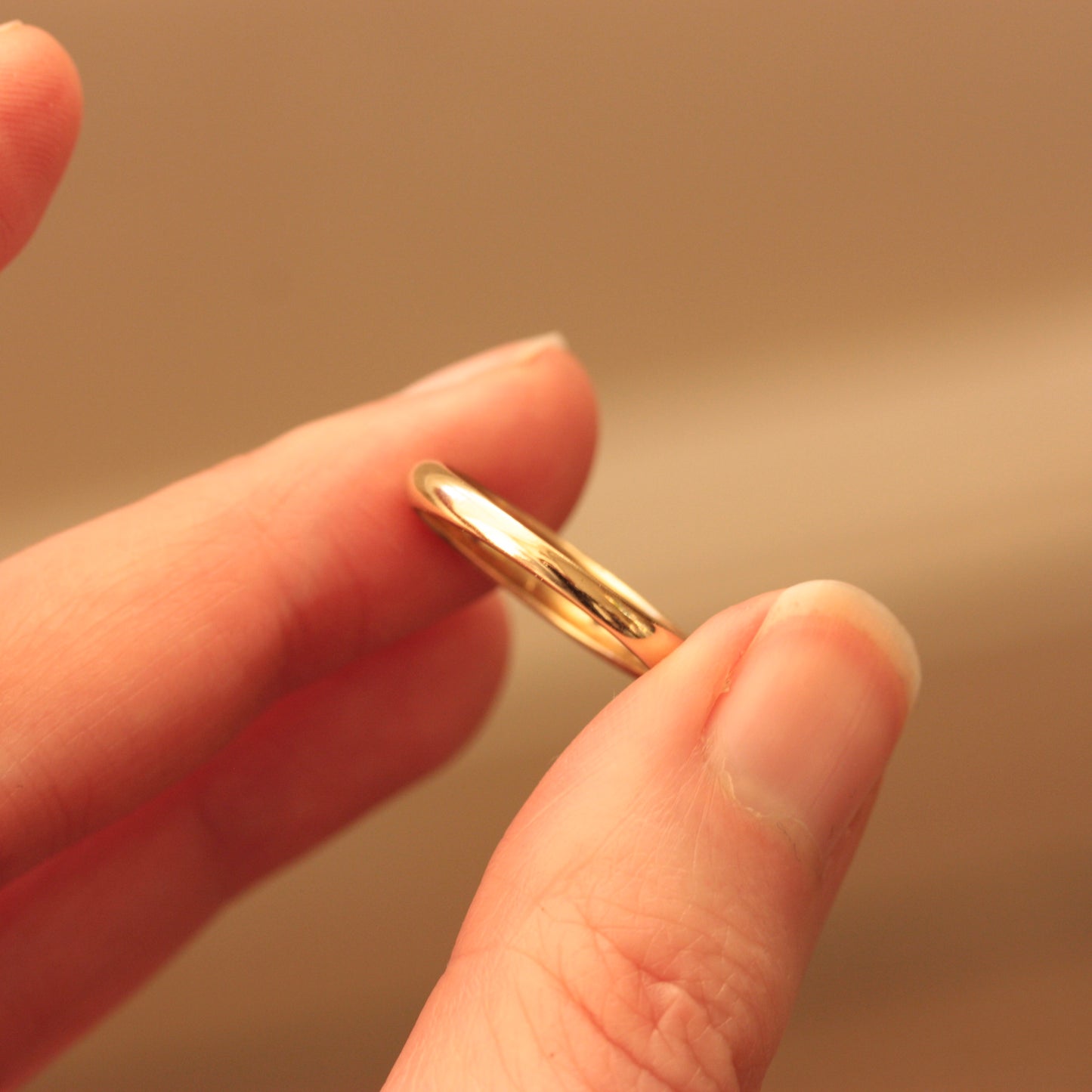 Pre-owned 9ct Gold Domed Diamond Hearts Band