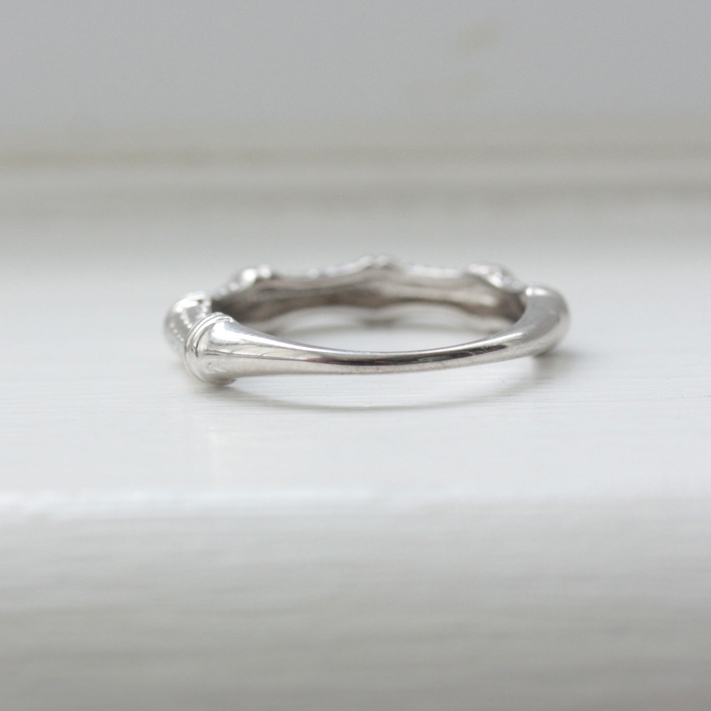Vintage 9ct White Gold Textured Bamboo Design Ring