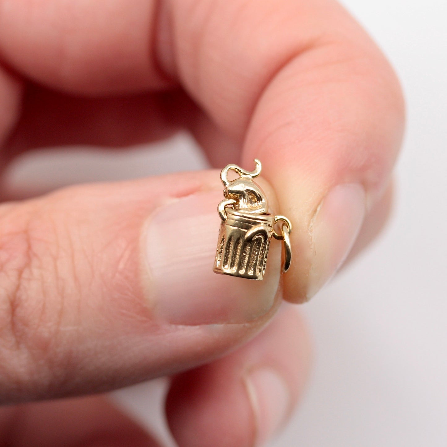 Small Pre-owned 9ct Gold Articulated Cat in Bin Charm