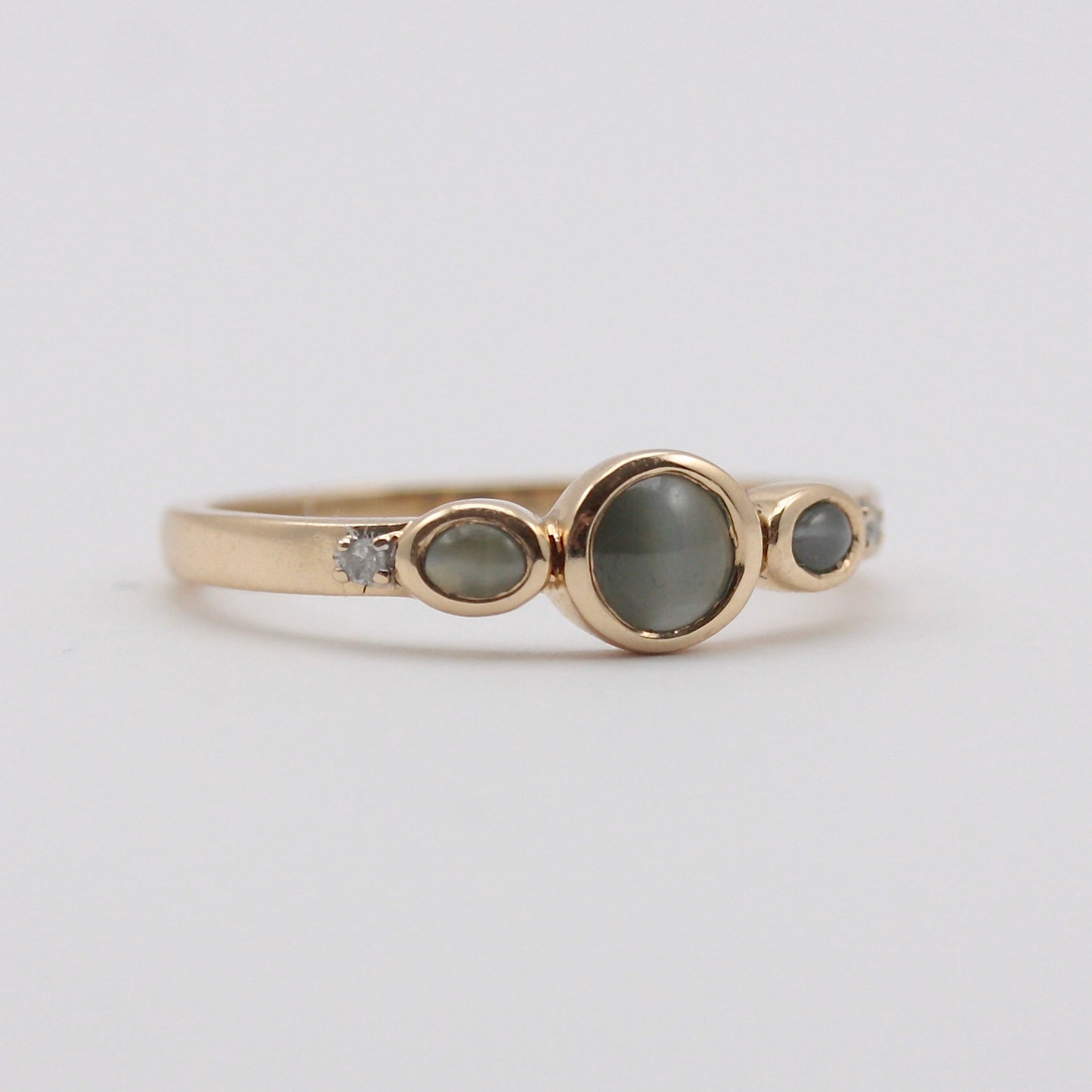 Pre-owned 9ct Gold Grey Cats Eye Chrysoberyl Ring