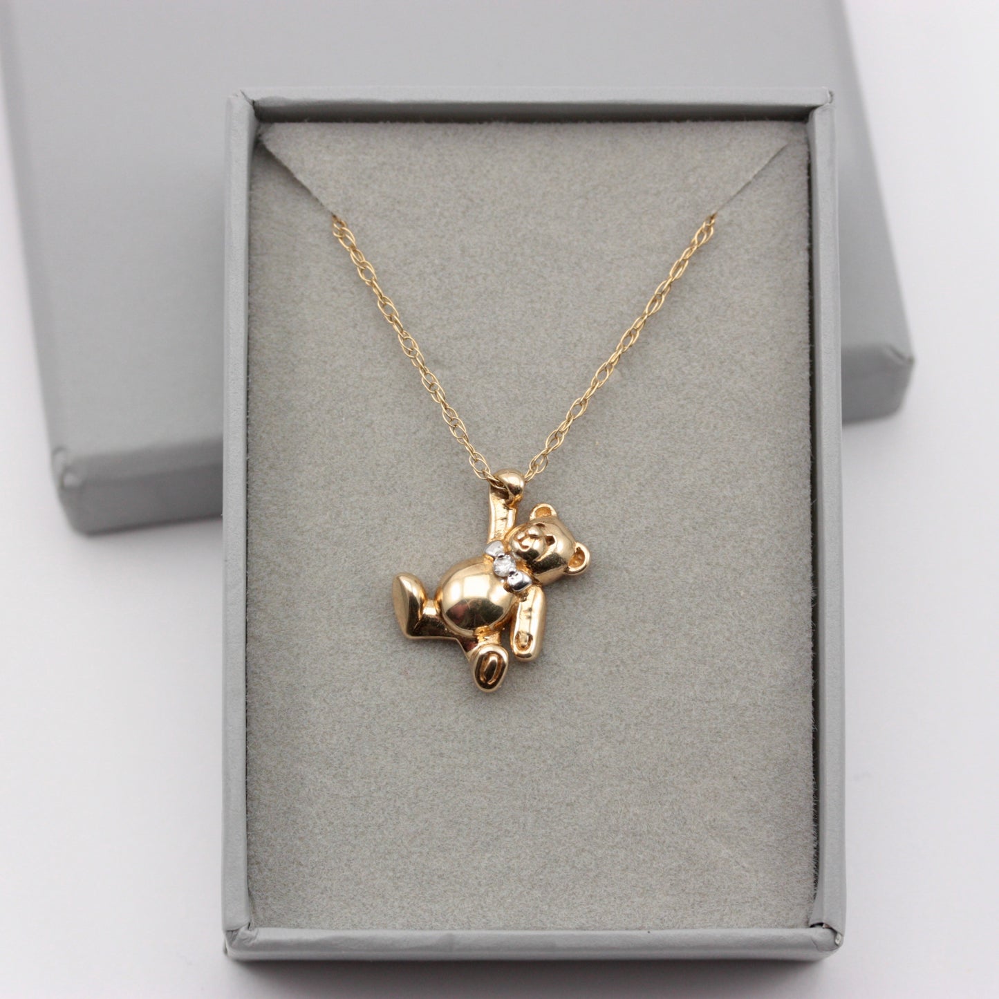 9ct gold vintage teddy bear pendant