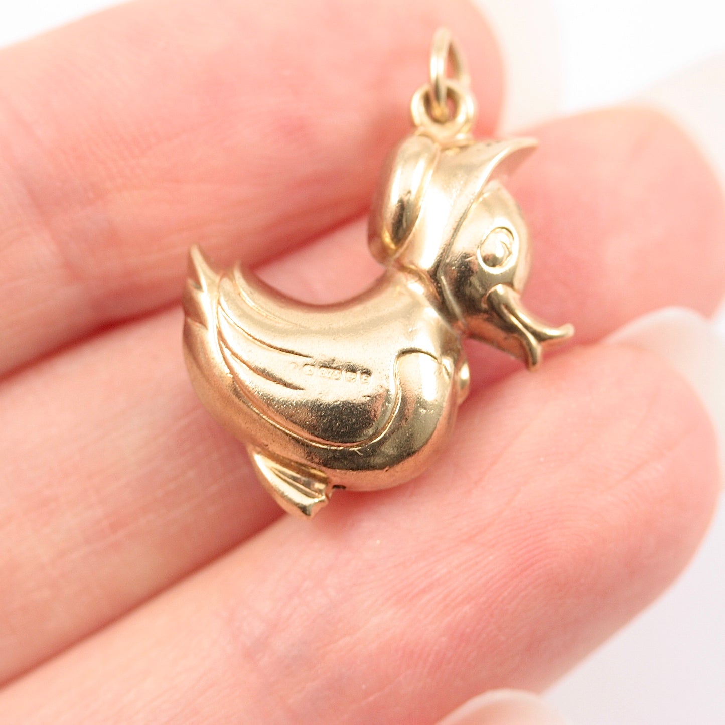 Vintage 9ct Gold Puffy 'Mother Duck' in Bonnet Charm, 1979
