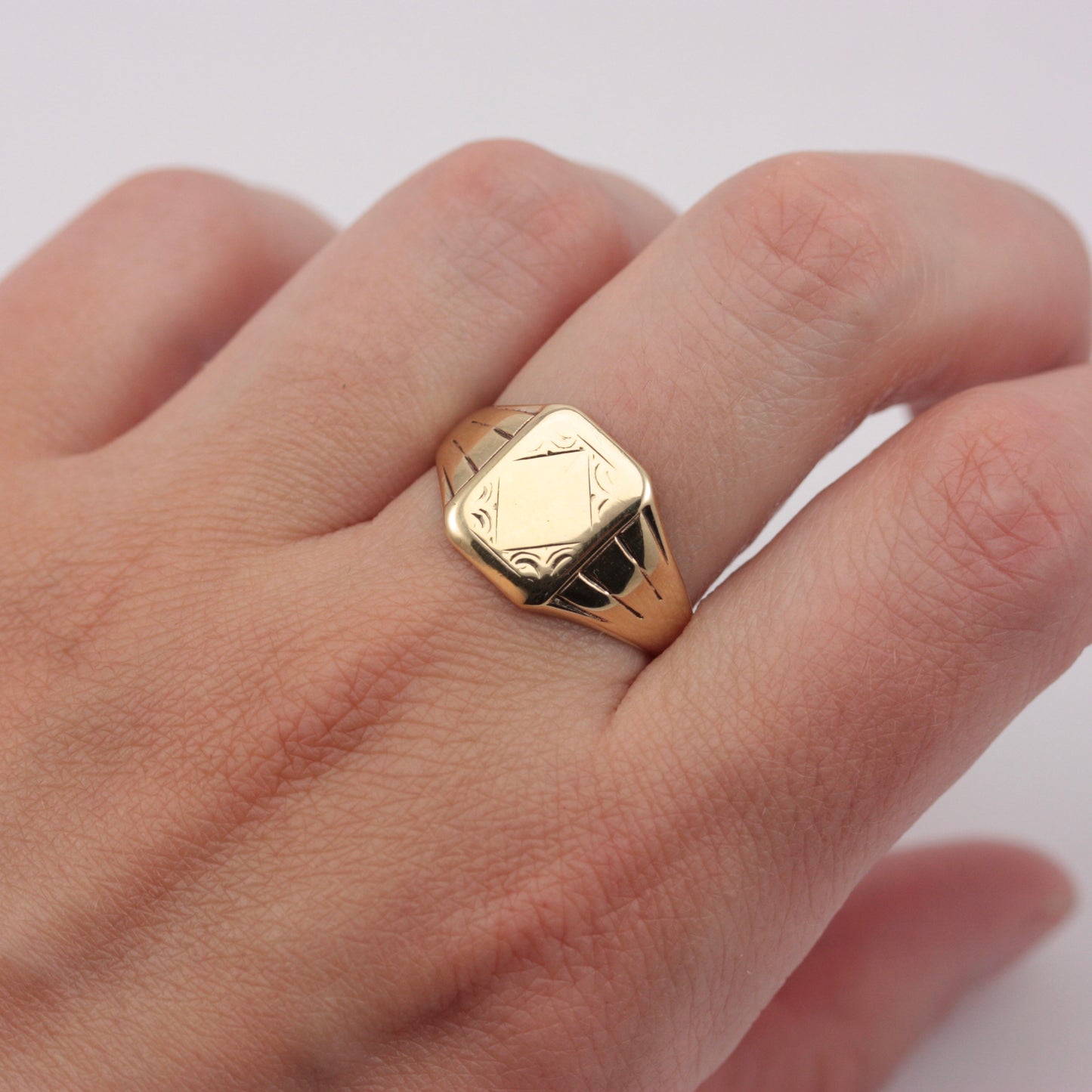 Vintage 9ct Gold Rectangle Shaped Signet Ring