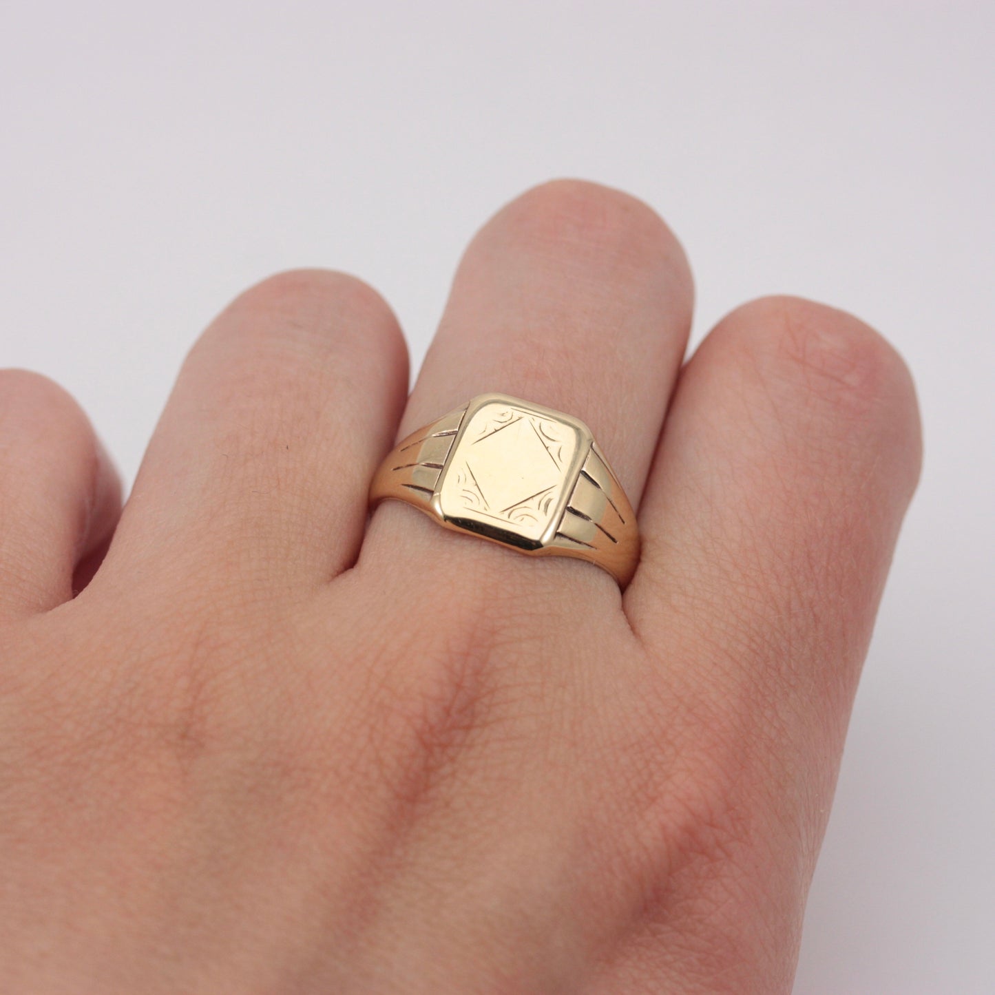 Vintage 9ct Gold Rectangle Shaped Signet Ring