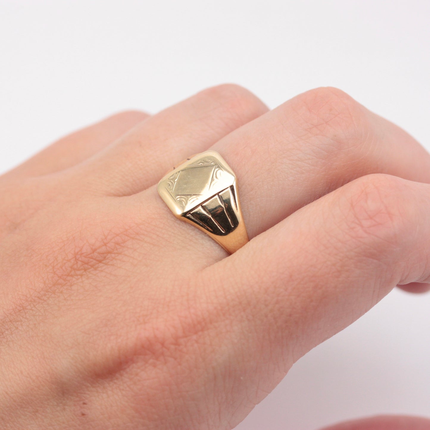 Vintage 9ct Gold Rectangle Shaped Signet Ring