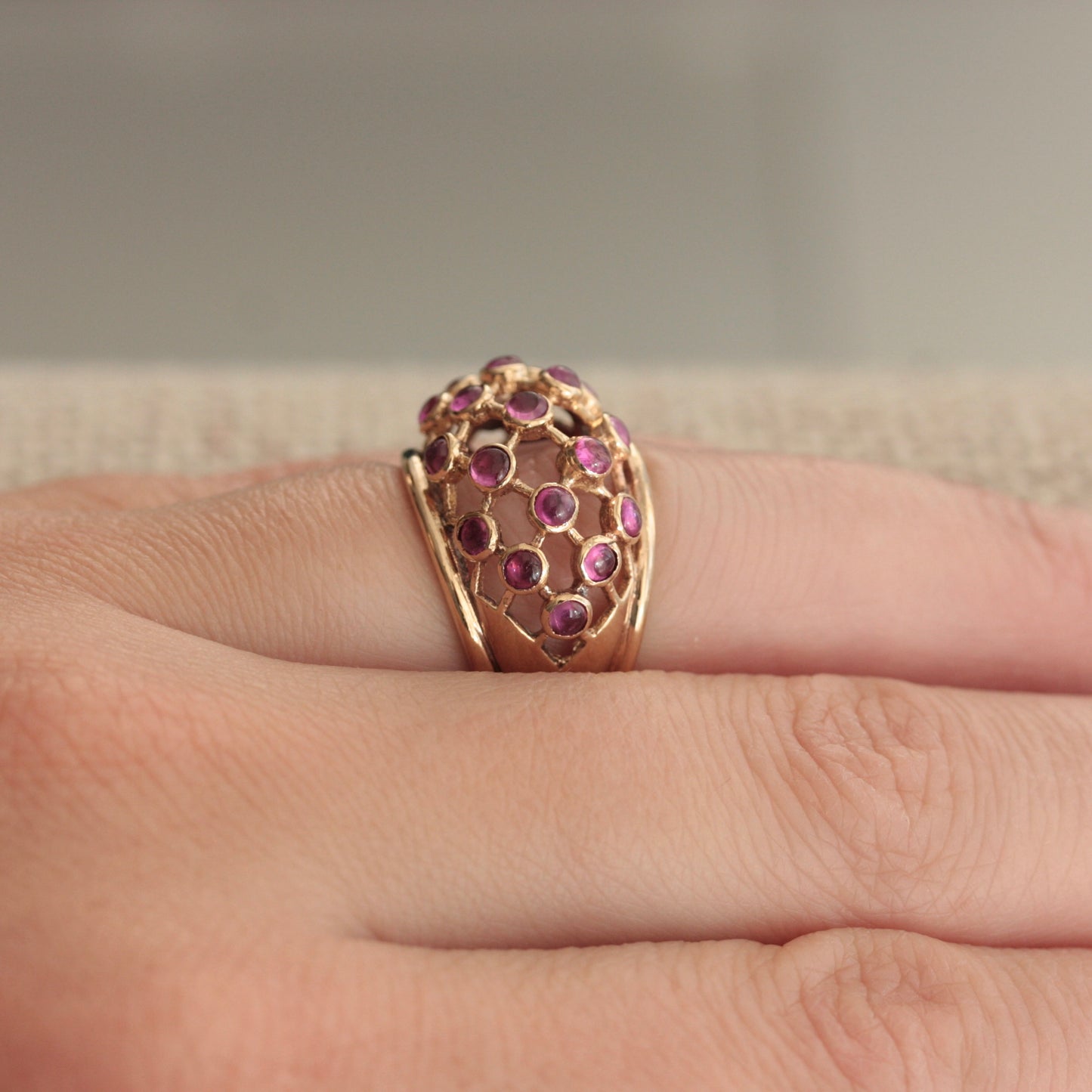 vintage 1960s ruby cabochon bubble ring
