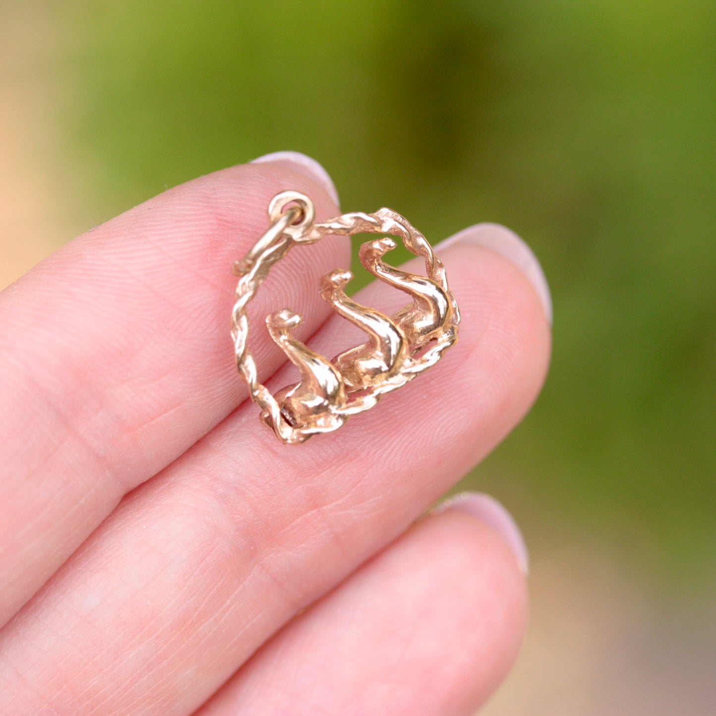 vintage geese in a basket charm 9ct gold
