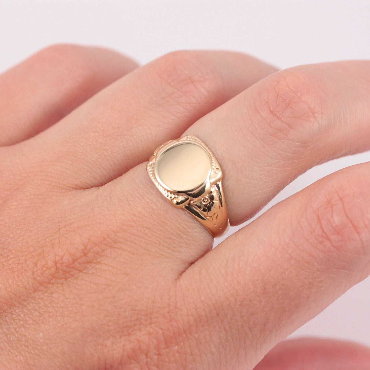 Vintage 9ct Gold Round Blank Signet Ring with Floral Shoulders, 1947
