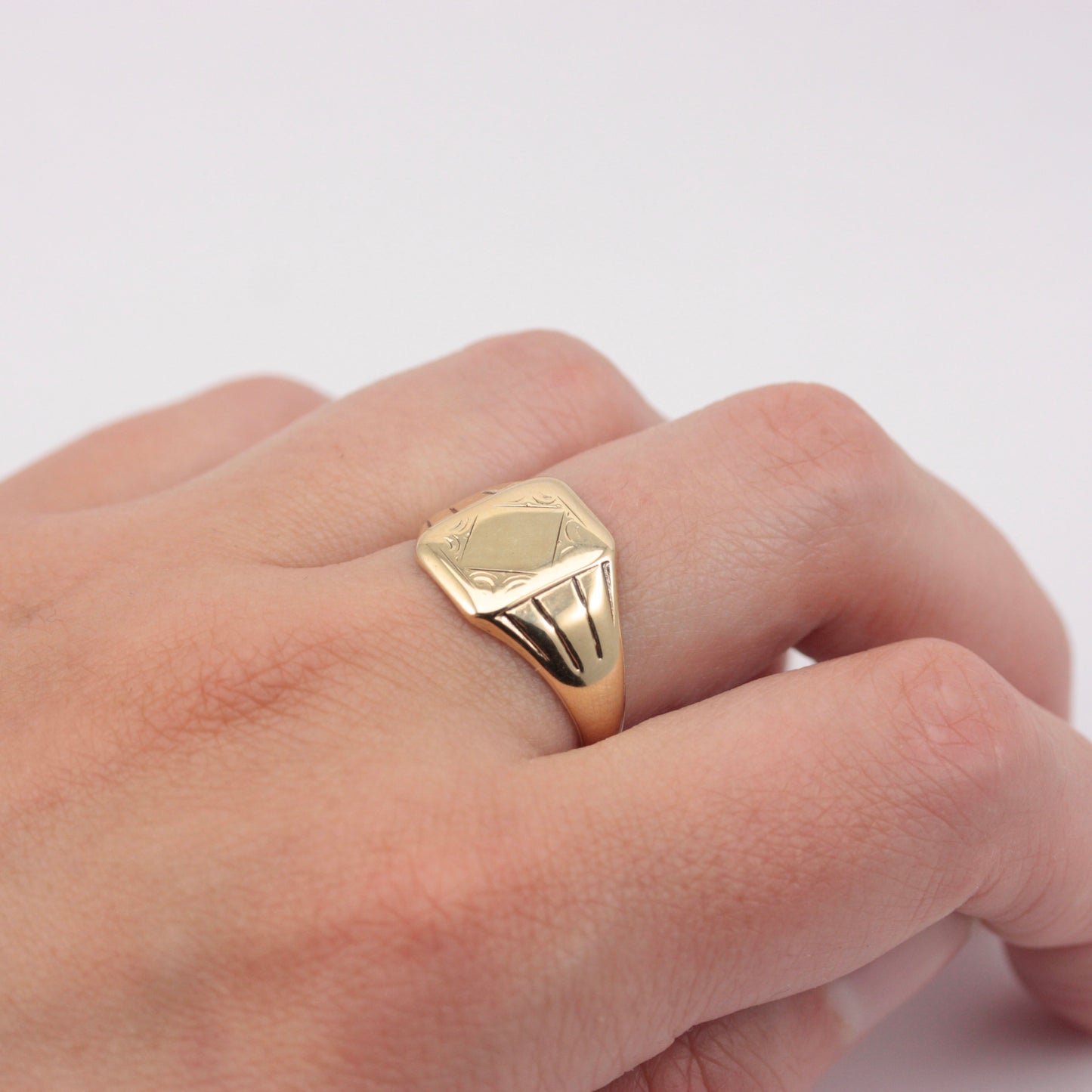 Vintage 9ct Gold Rectangle Shaped Signet Ring