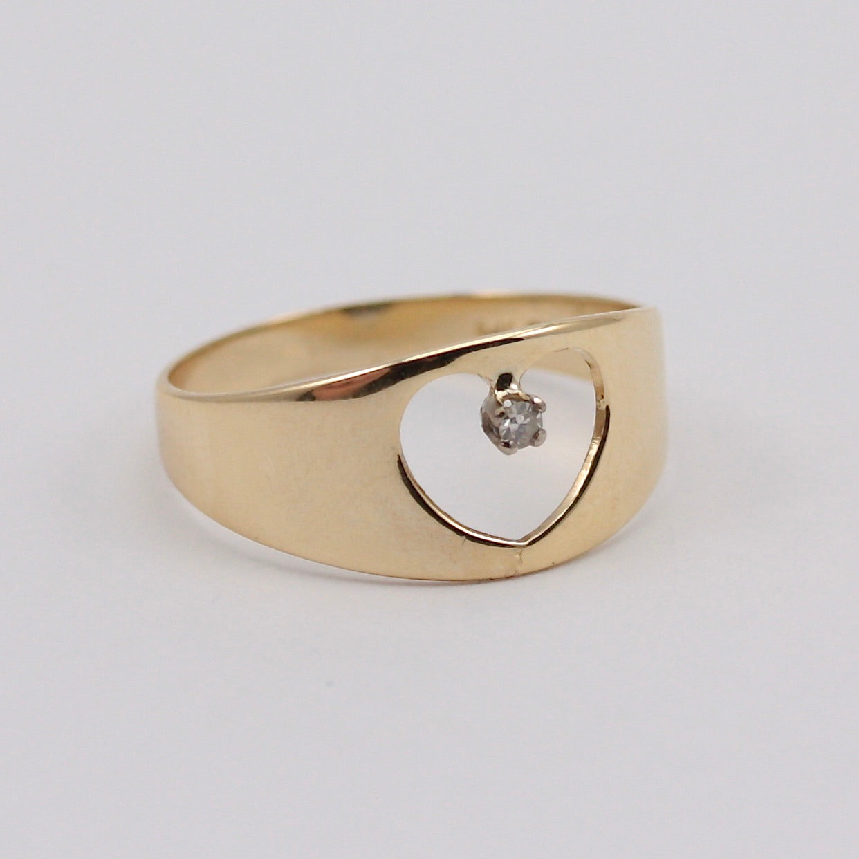 Vintage 9ct Gold Heart Cut Out Band with Diamond, 1978