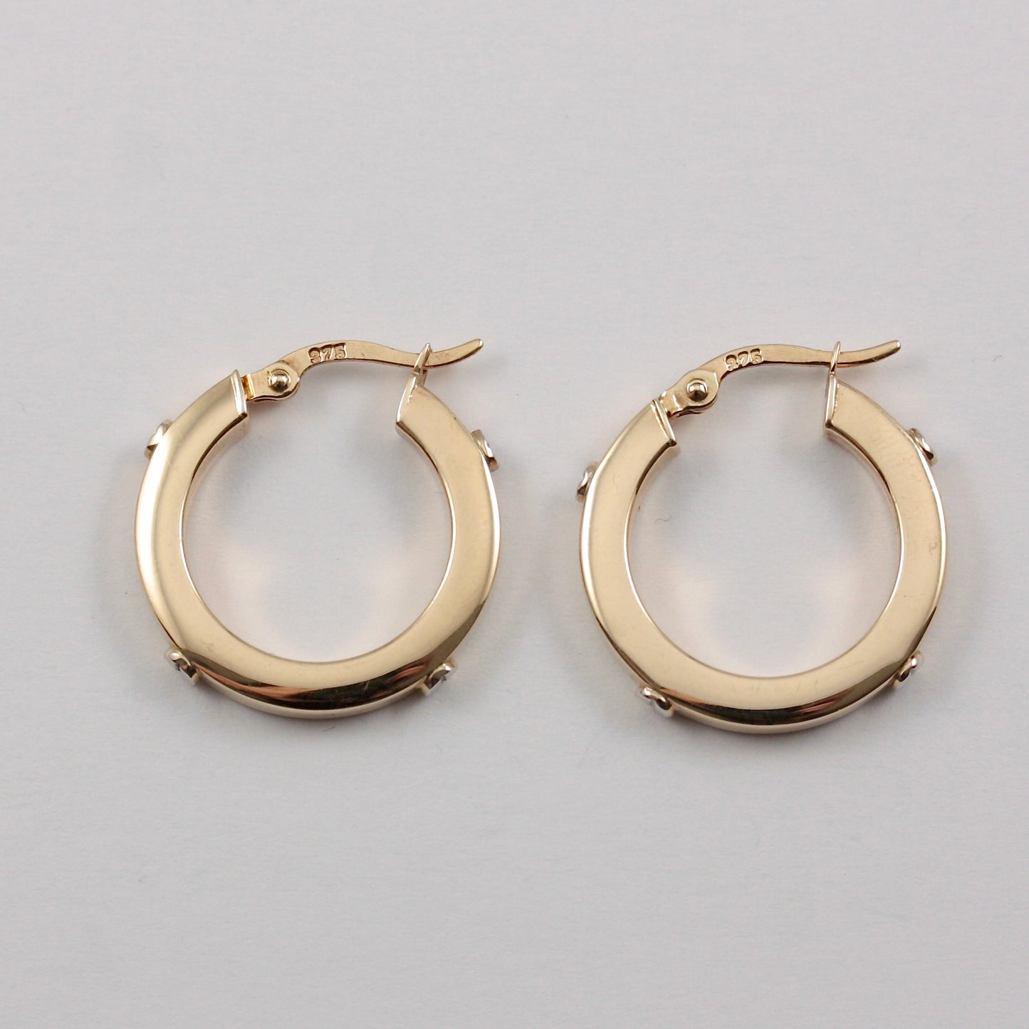 Pre-owned 9ct Yellow an White Gold Screw Hoop Earrings, Medium